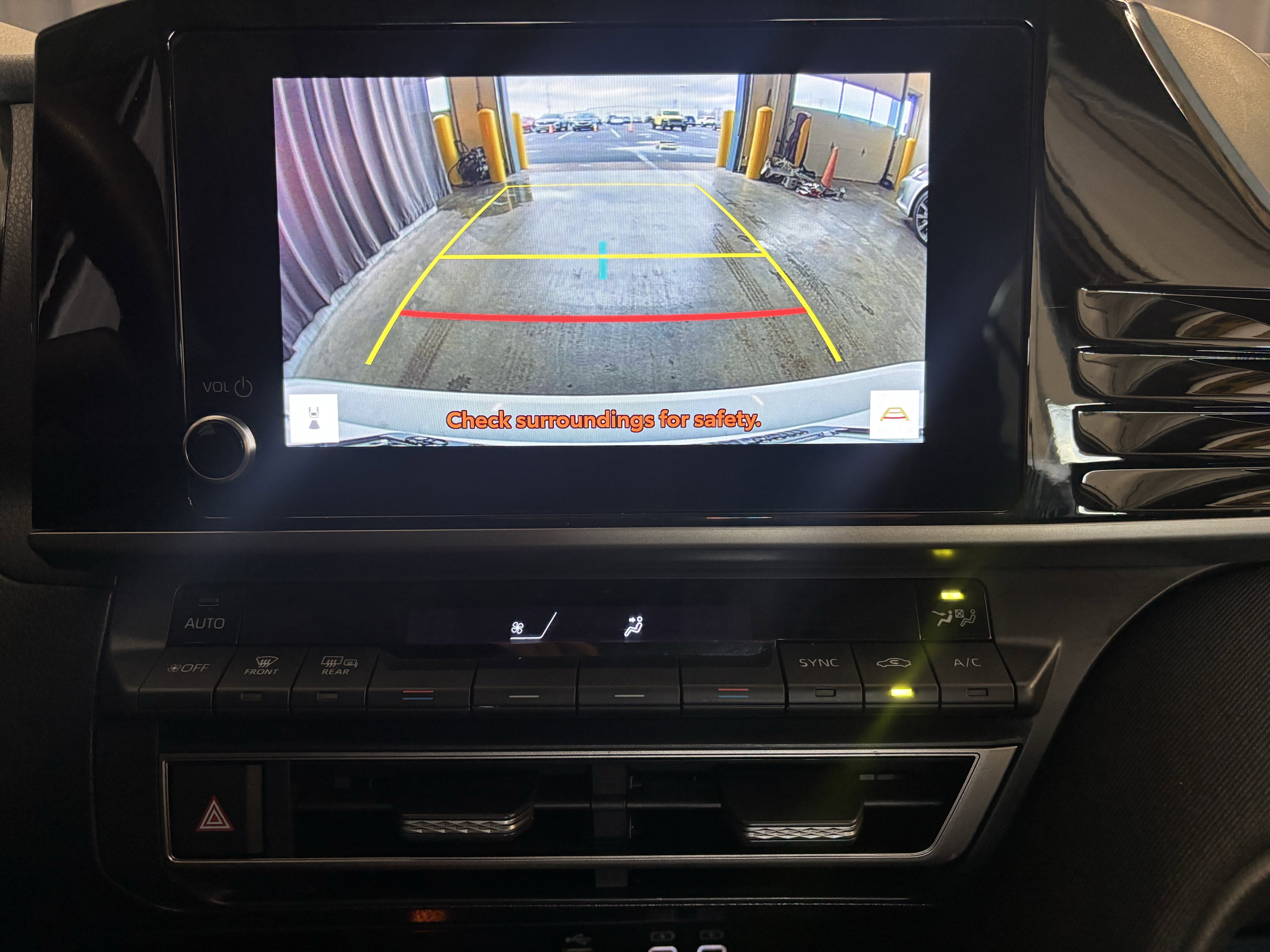 2025 Toyota Camry LE FWD