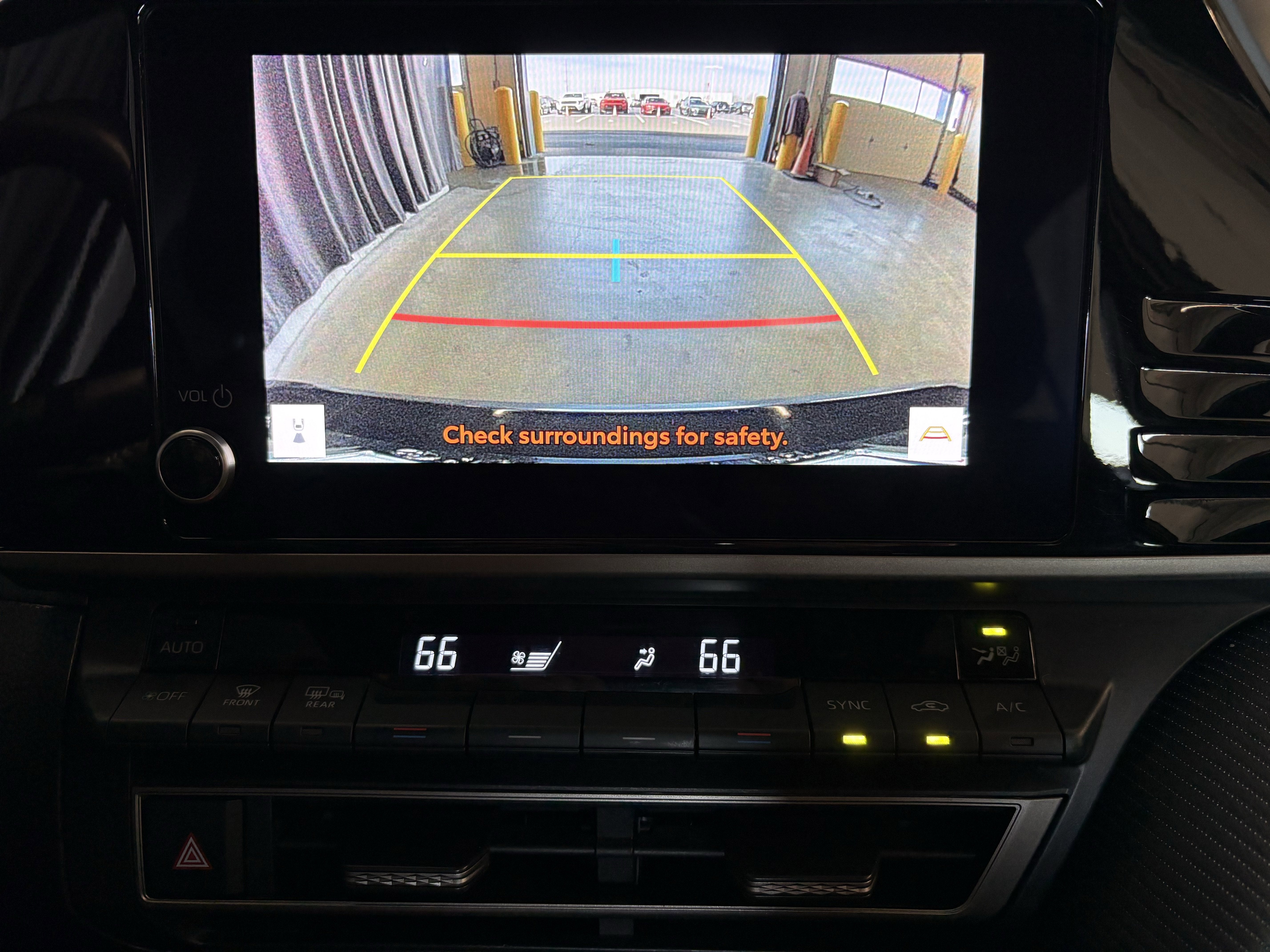 2025 Toyota Camry SE FWD