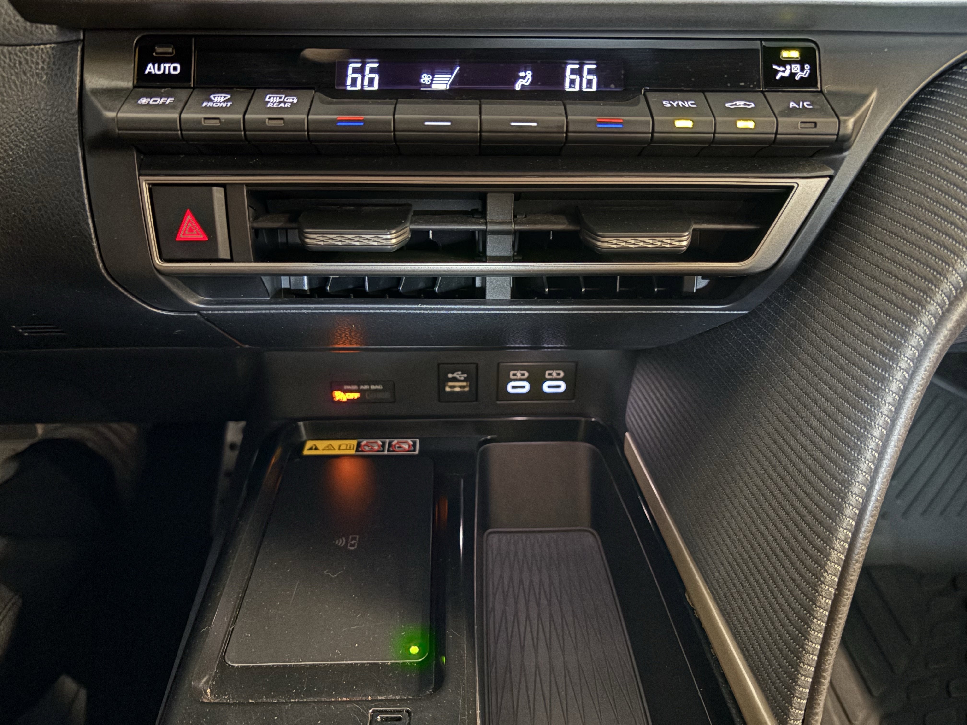 2025 Toyota Camry SE FWD