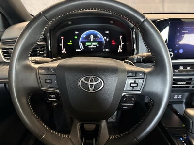 2025 Toyota Camry SE FWD