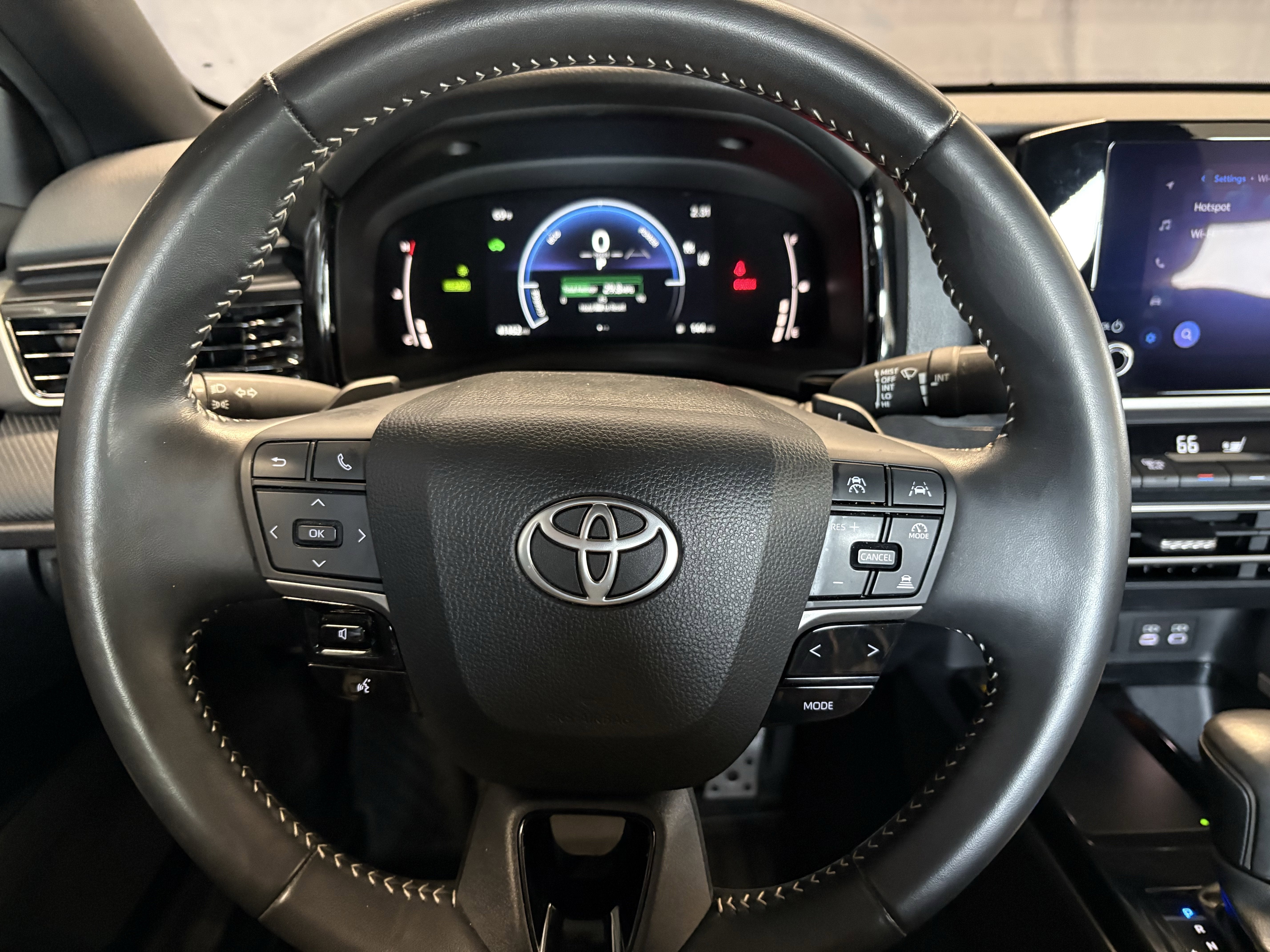 2025 Toyota Camry SE FWD