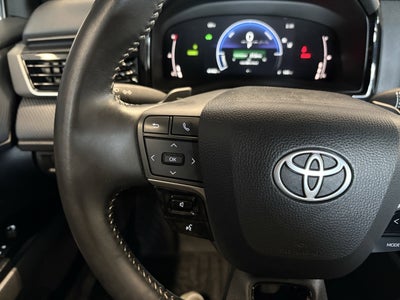 2025 Toyota Camry SE FWD