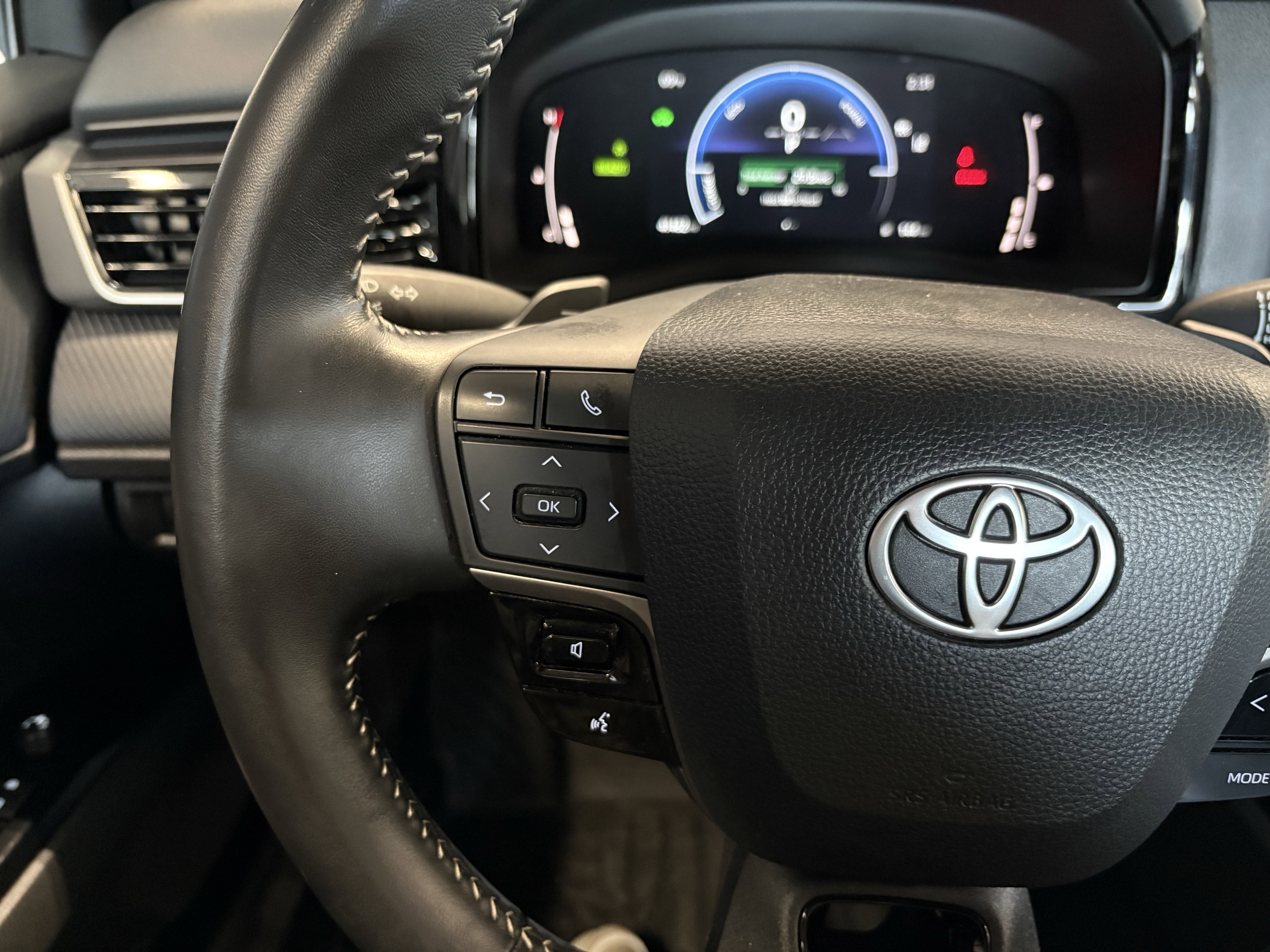 2025 Toyota Camry SE FWD