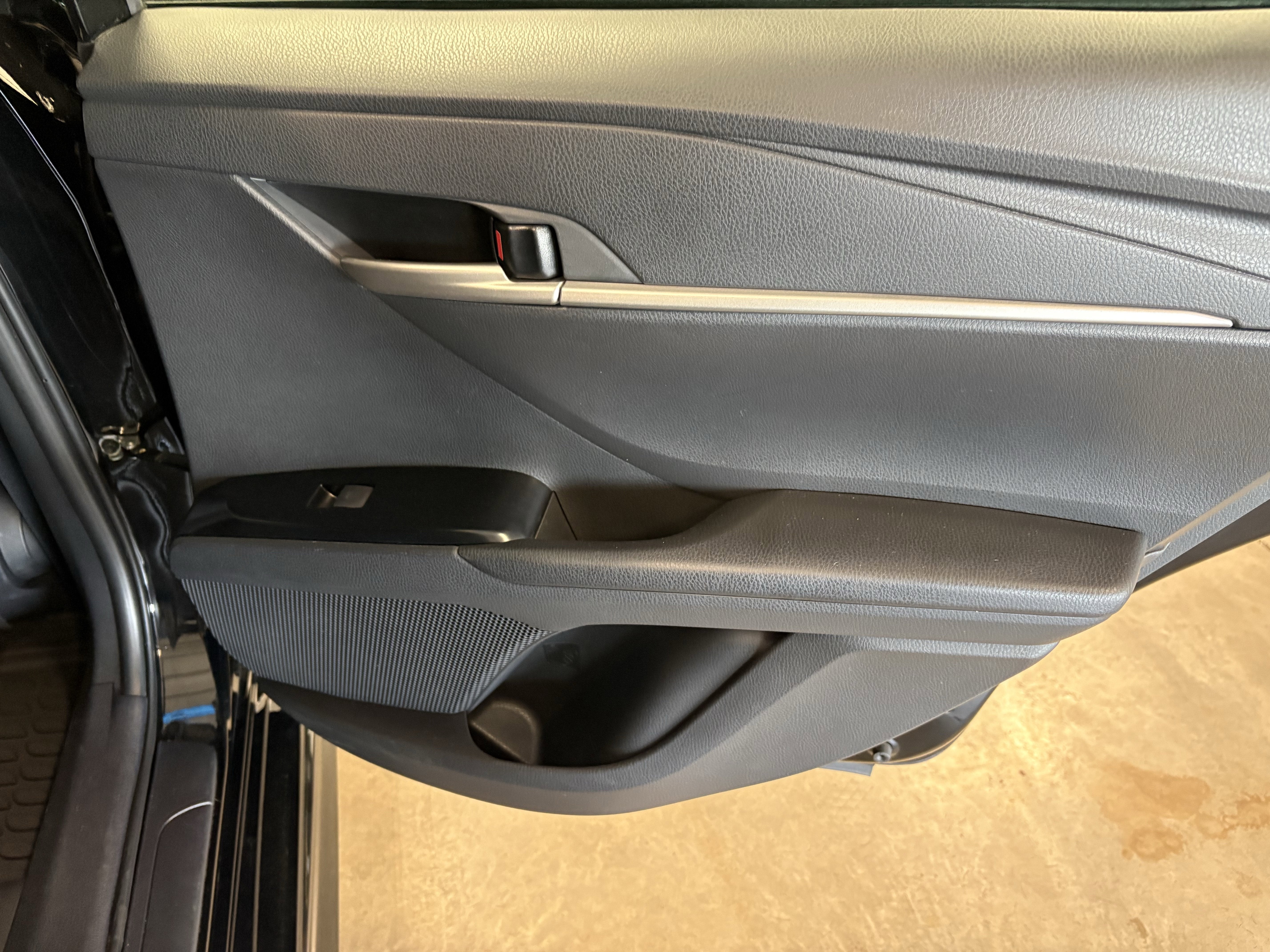 2025 Toyota Camry SE FWD