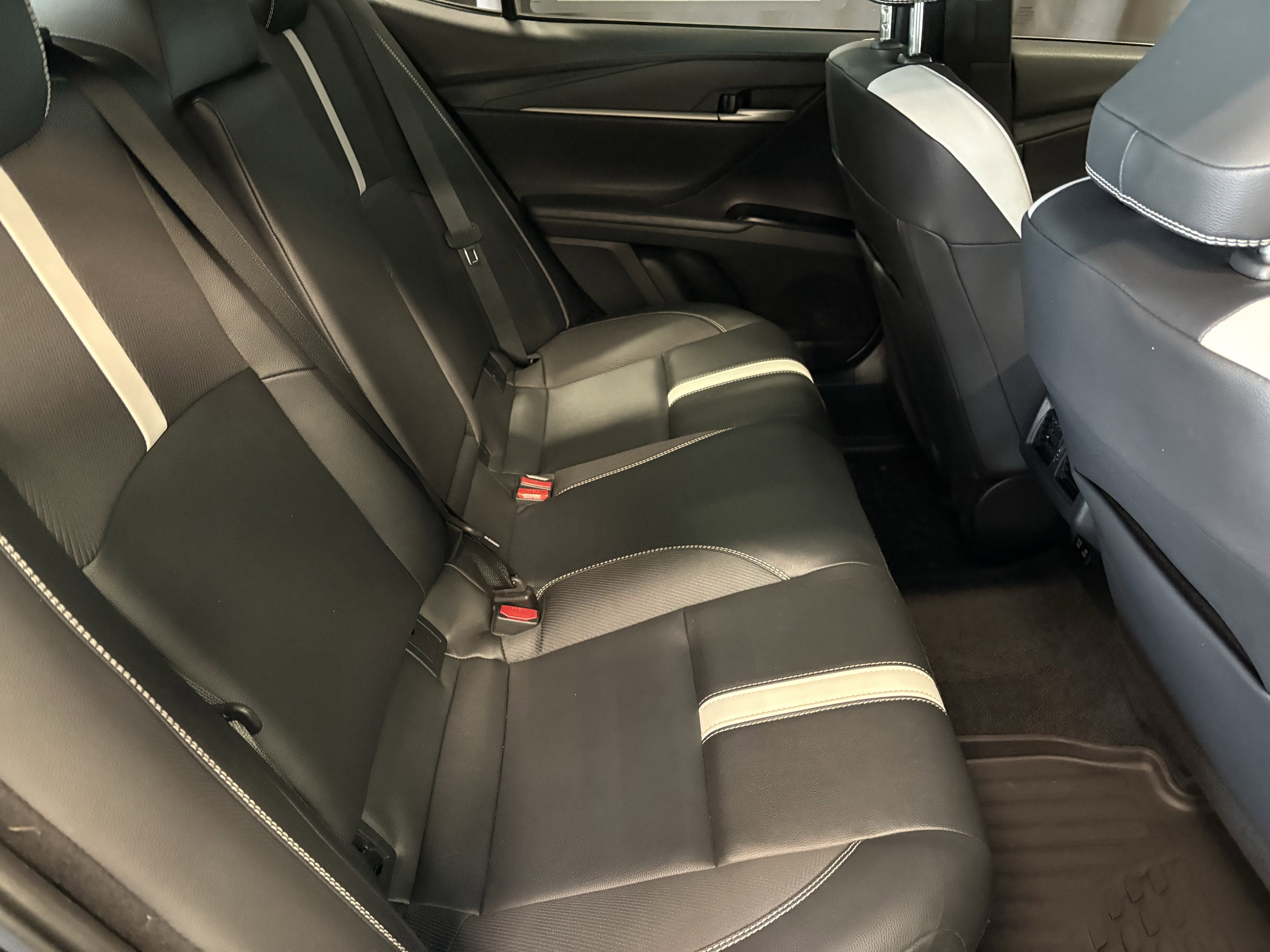 2025 Toyota Camry SE FWD