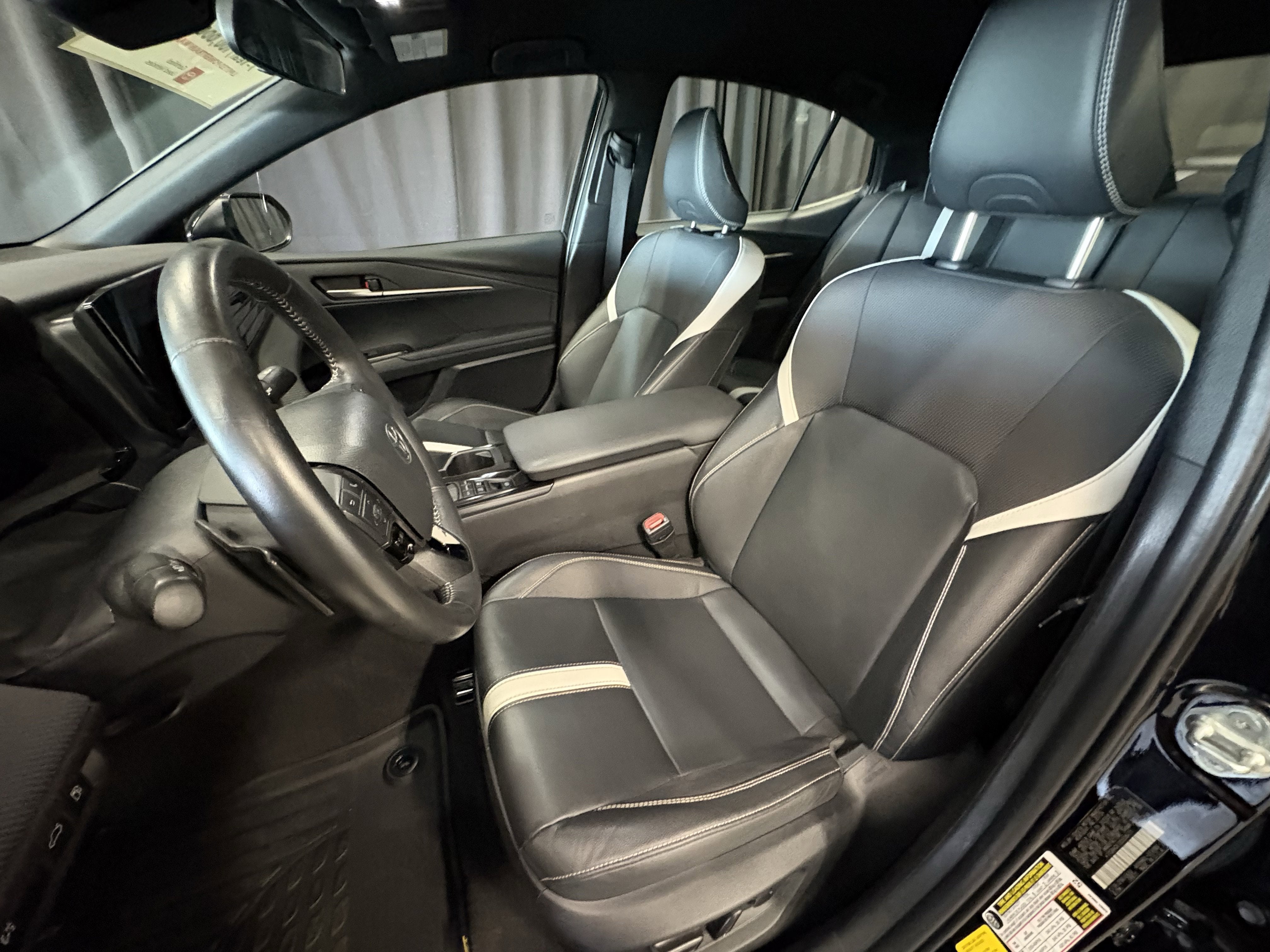 2025 Toyota Camry SE FWD