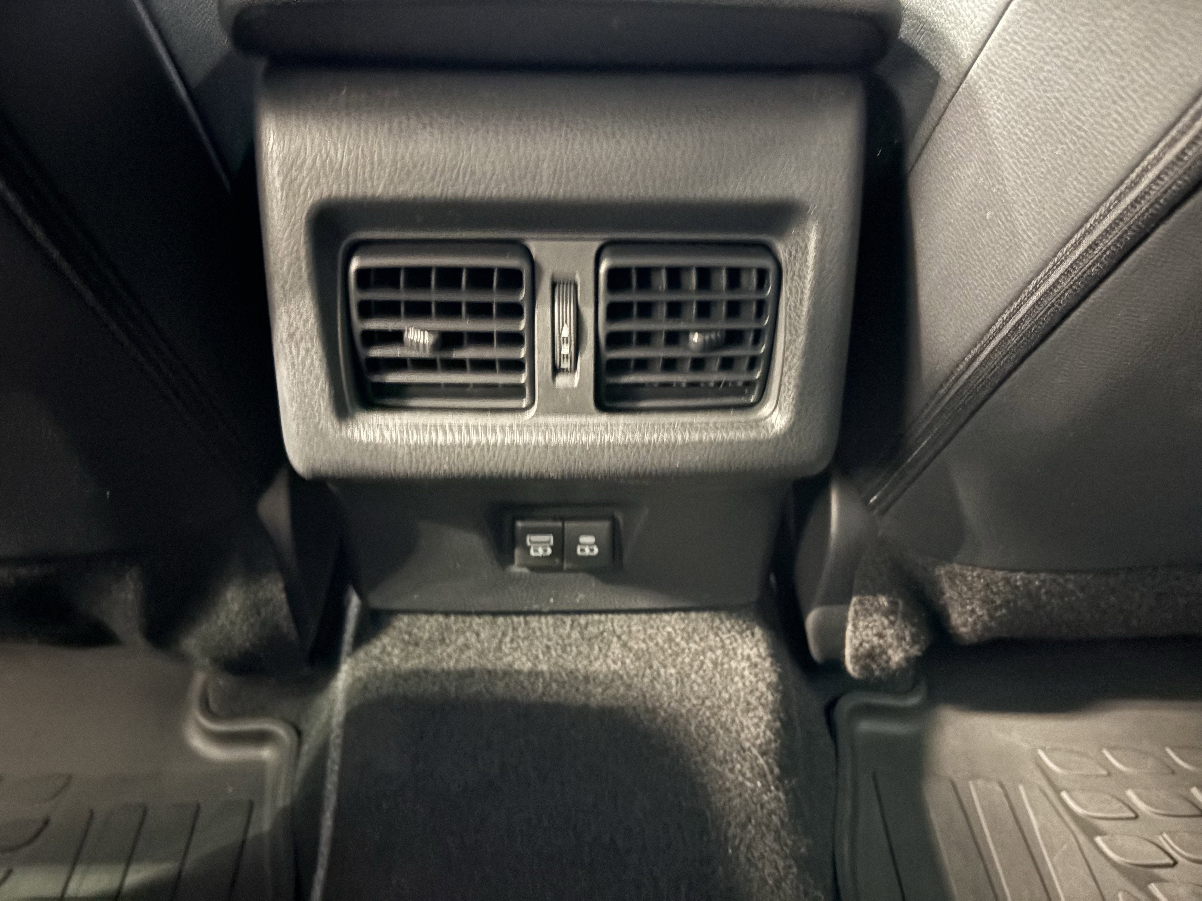 2025 Toyota Camry SE FWD