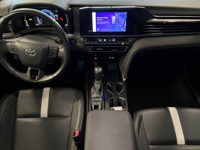 2025 Toyota Camry SE FWD