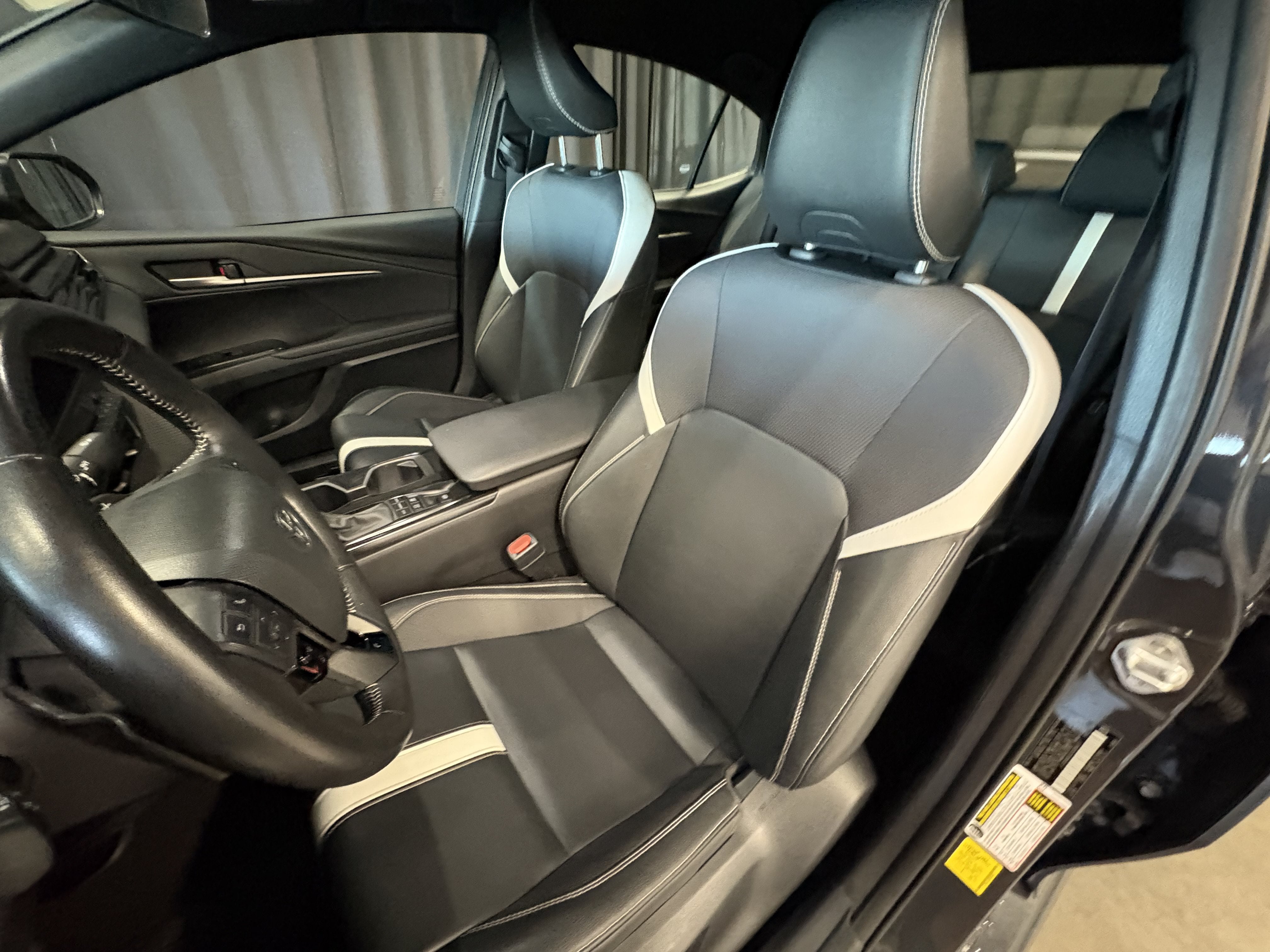 2025 Toyota Camry SE FWD
