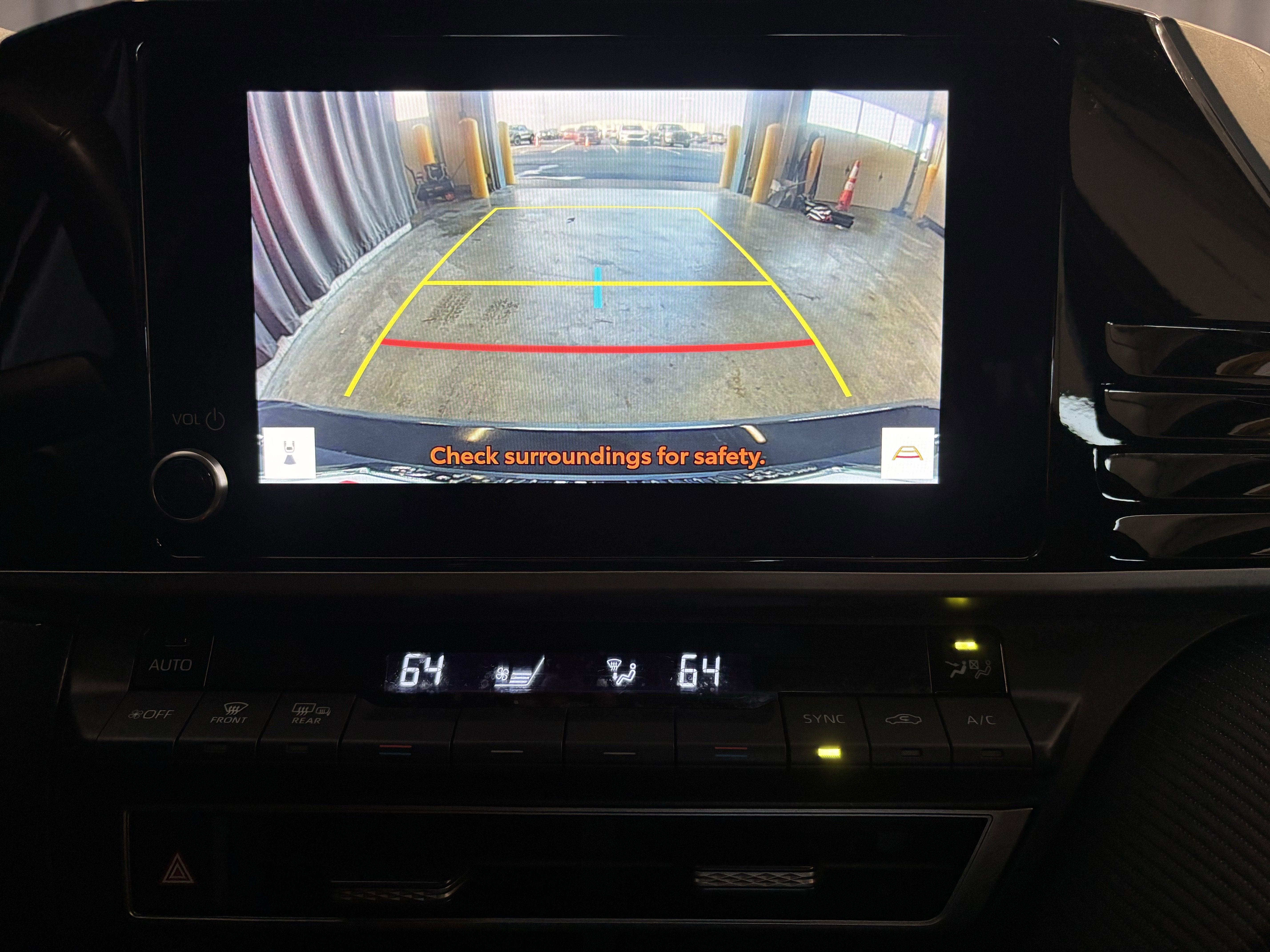 2025 Toyota Camry SE FWD