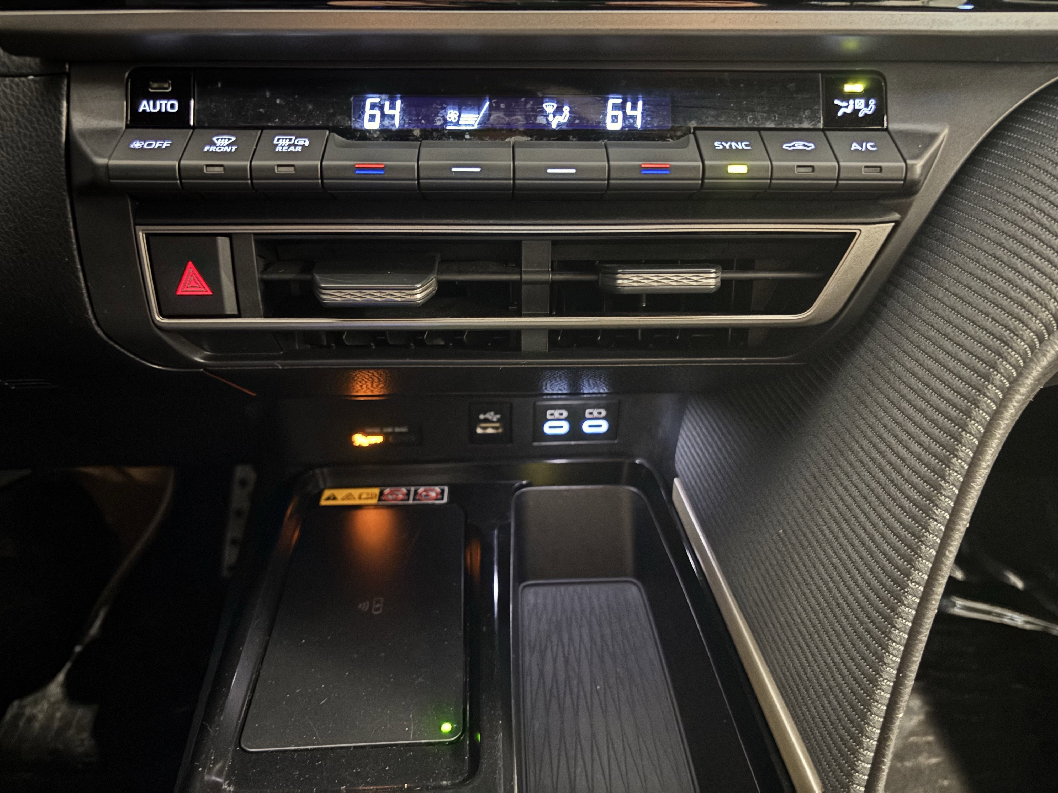 2025 Toyota Camry SE FWD