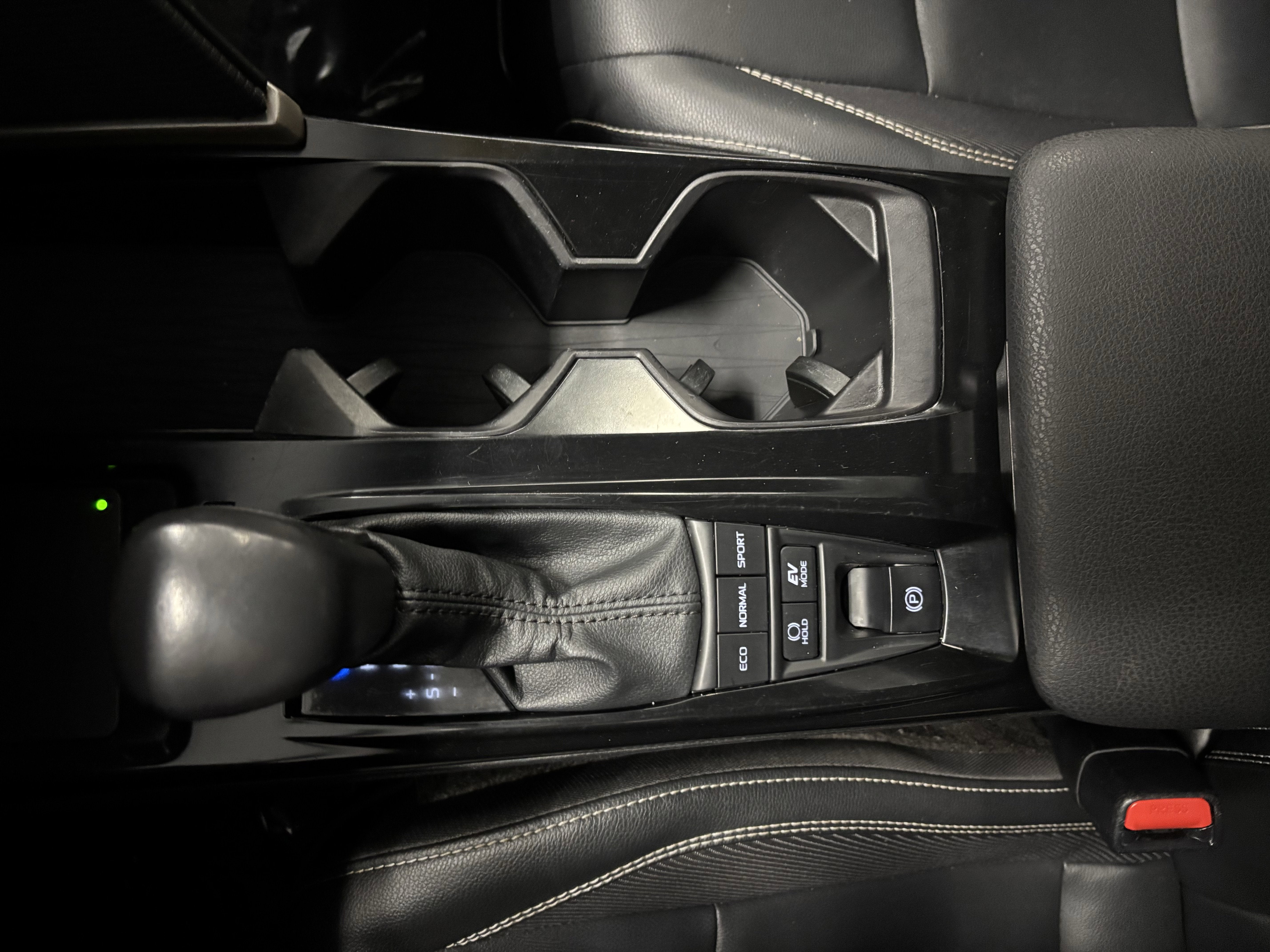 2025 Toyota Camry SE FWD