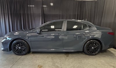 2025 Toyota Camry SE FWD