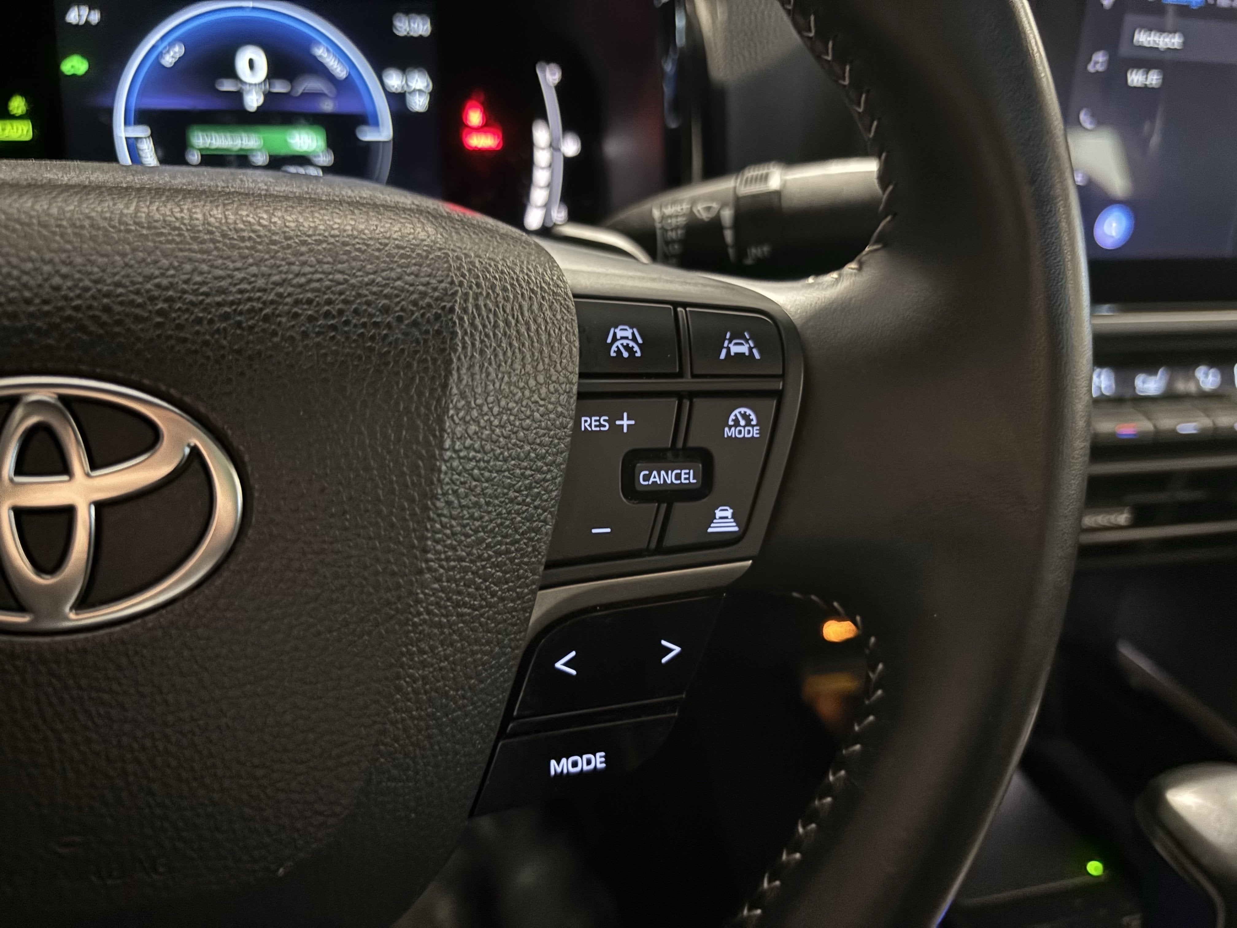 2025 Toyota Camry SE FWD