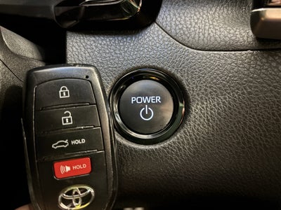 2025 Toyota Camry SE FWD