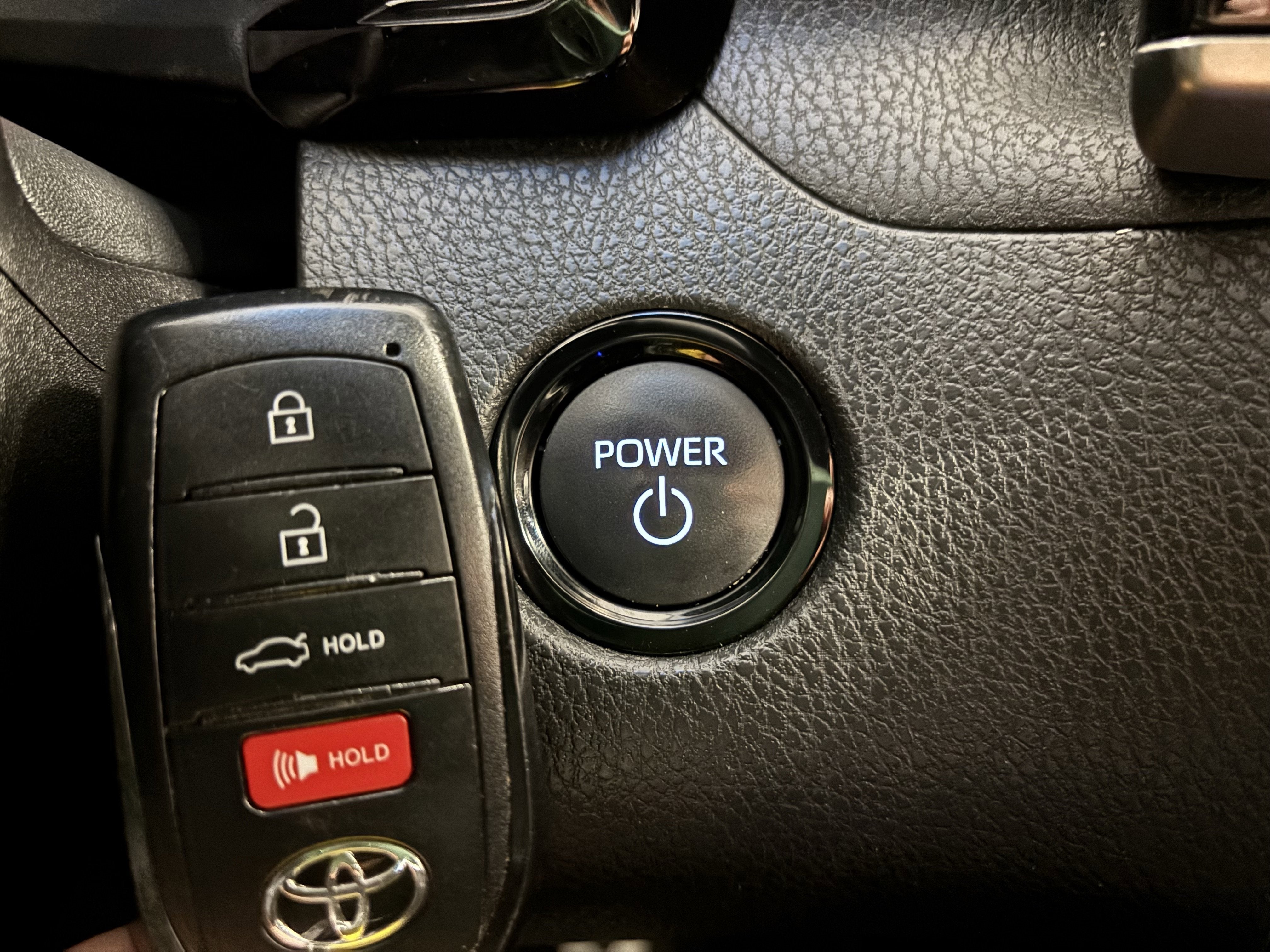 2025 Toyota Camry SE FWD