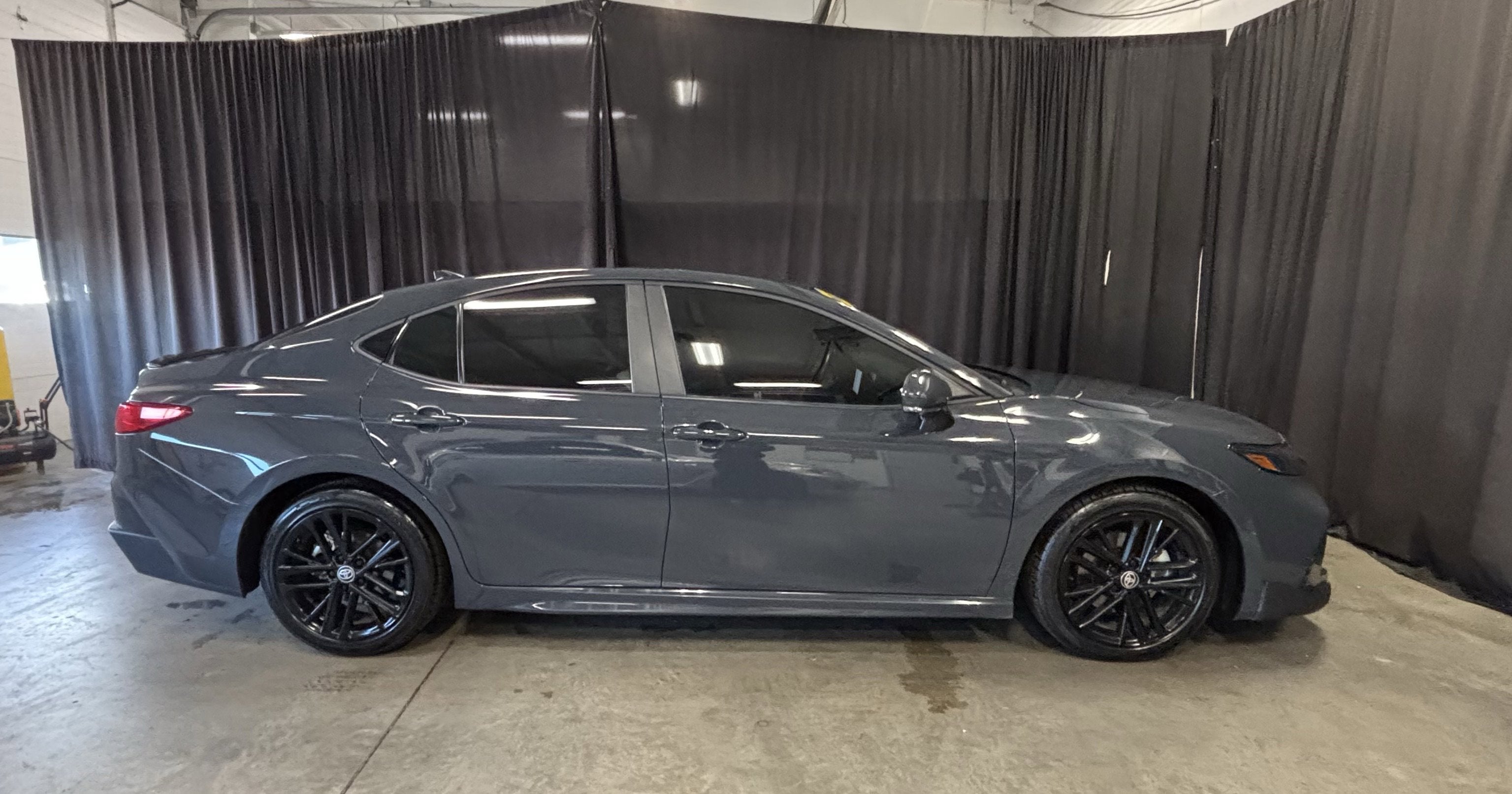 2025 Toyota Camry SE FWD