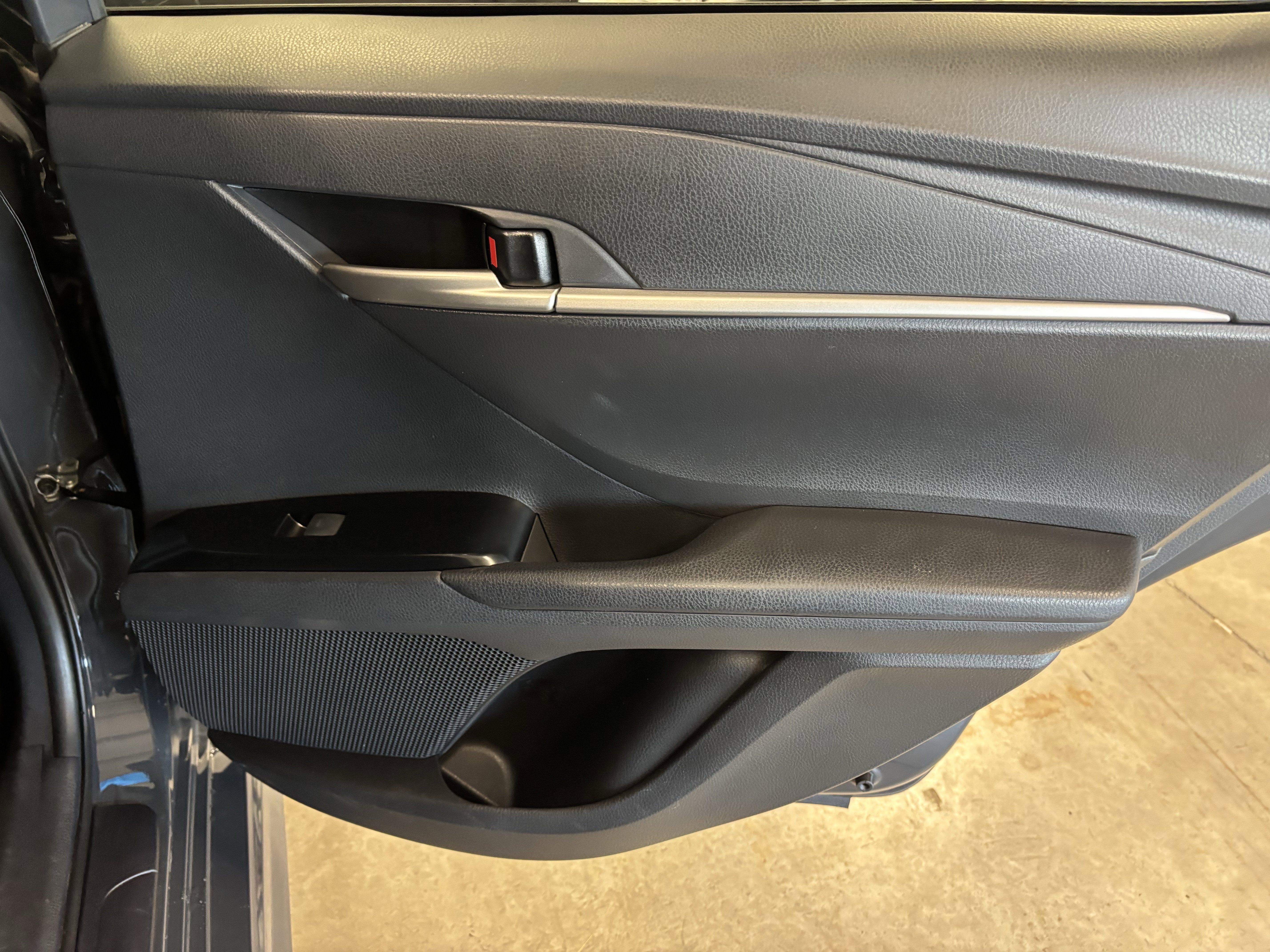 2025 Toyota Camry SE FWD