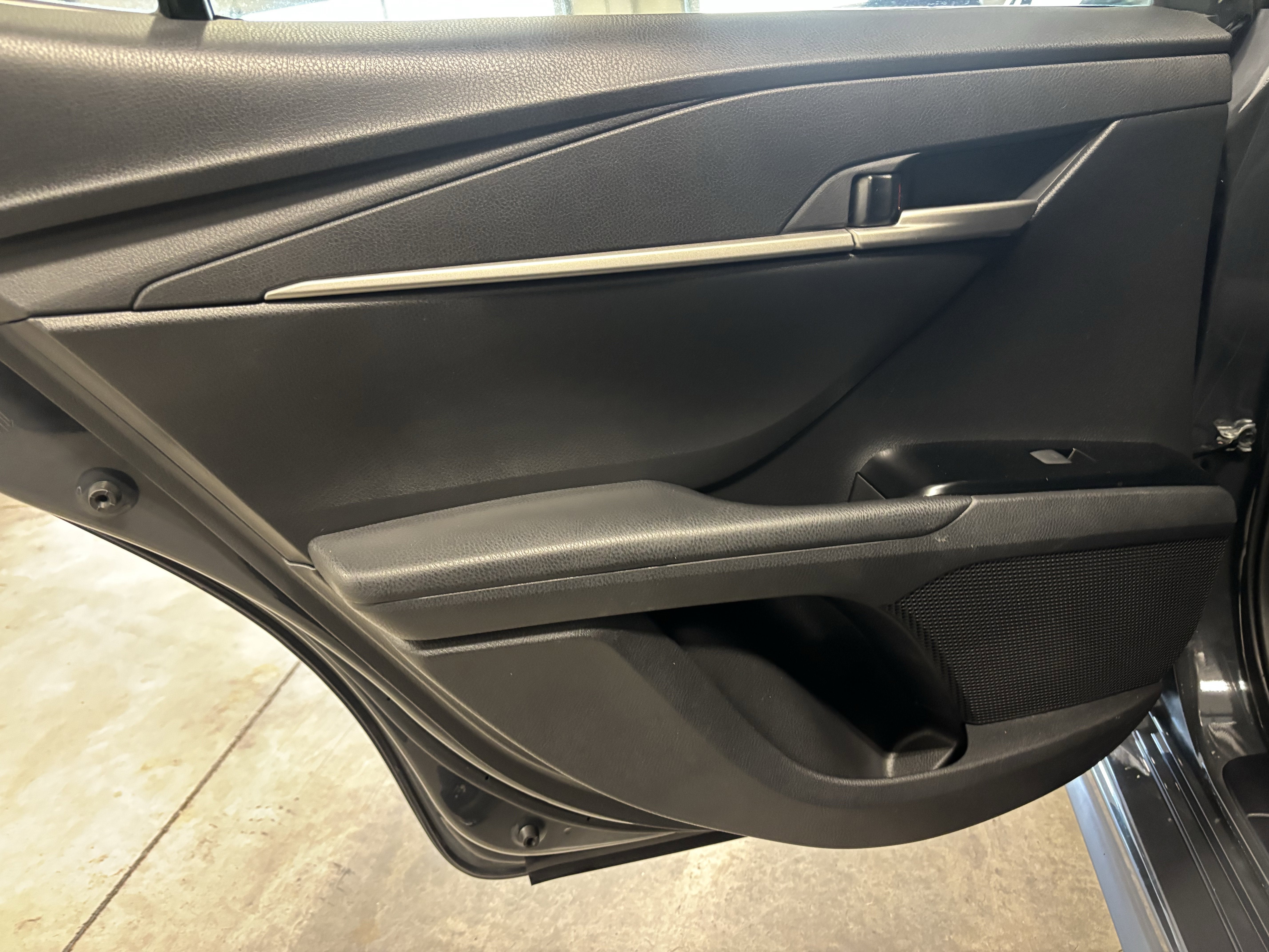 2025 Toyota Camry SE FWD