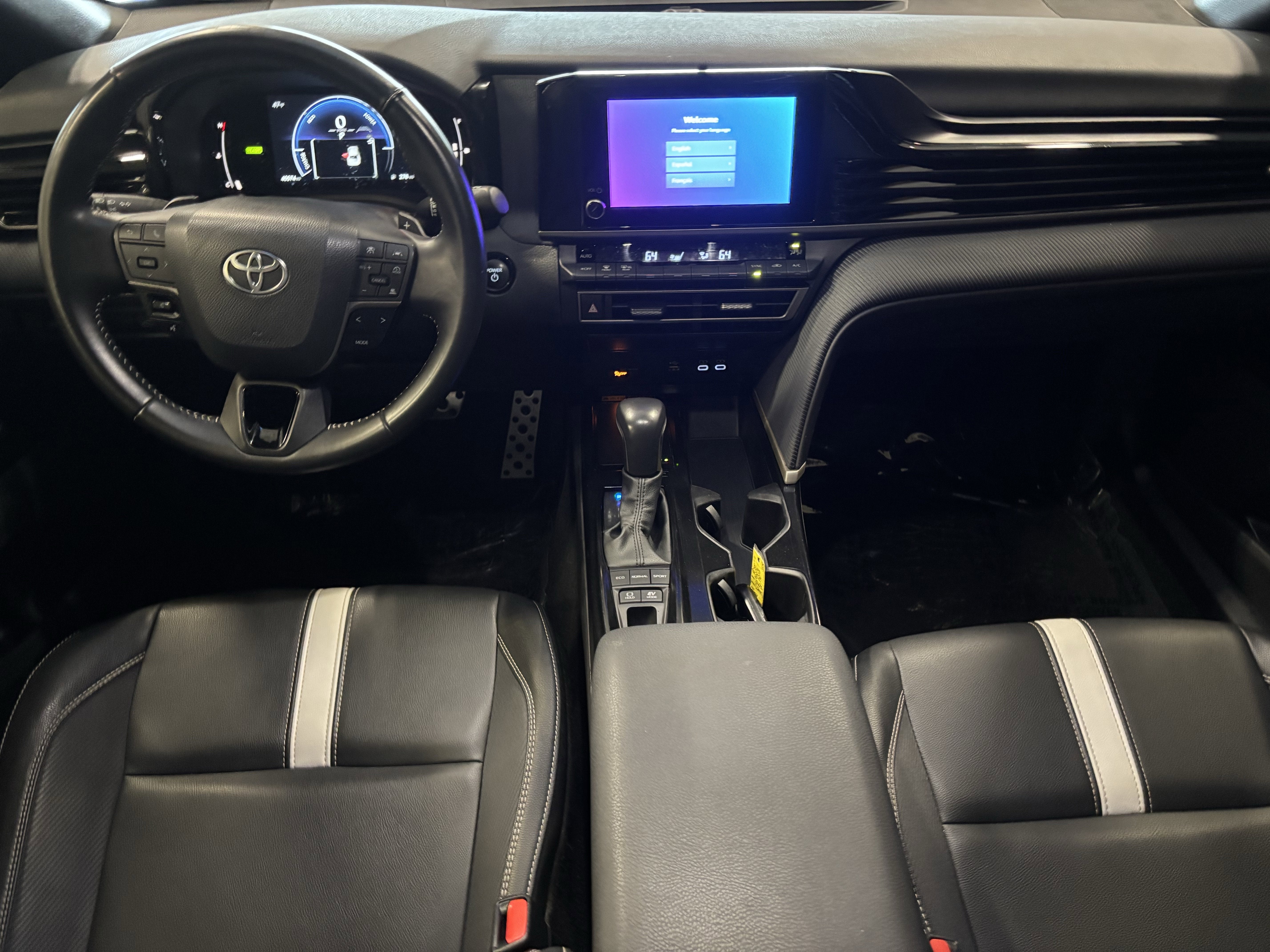 2025 Toyota Camry SE FWD