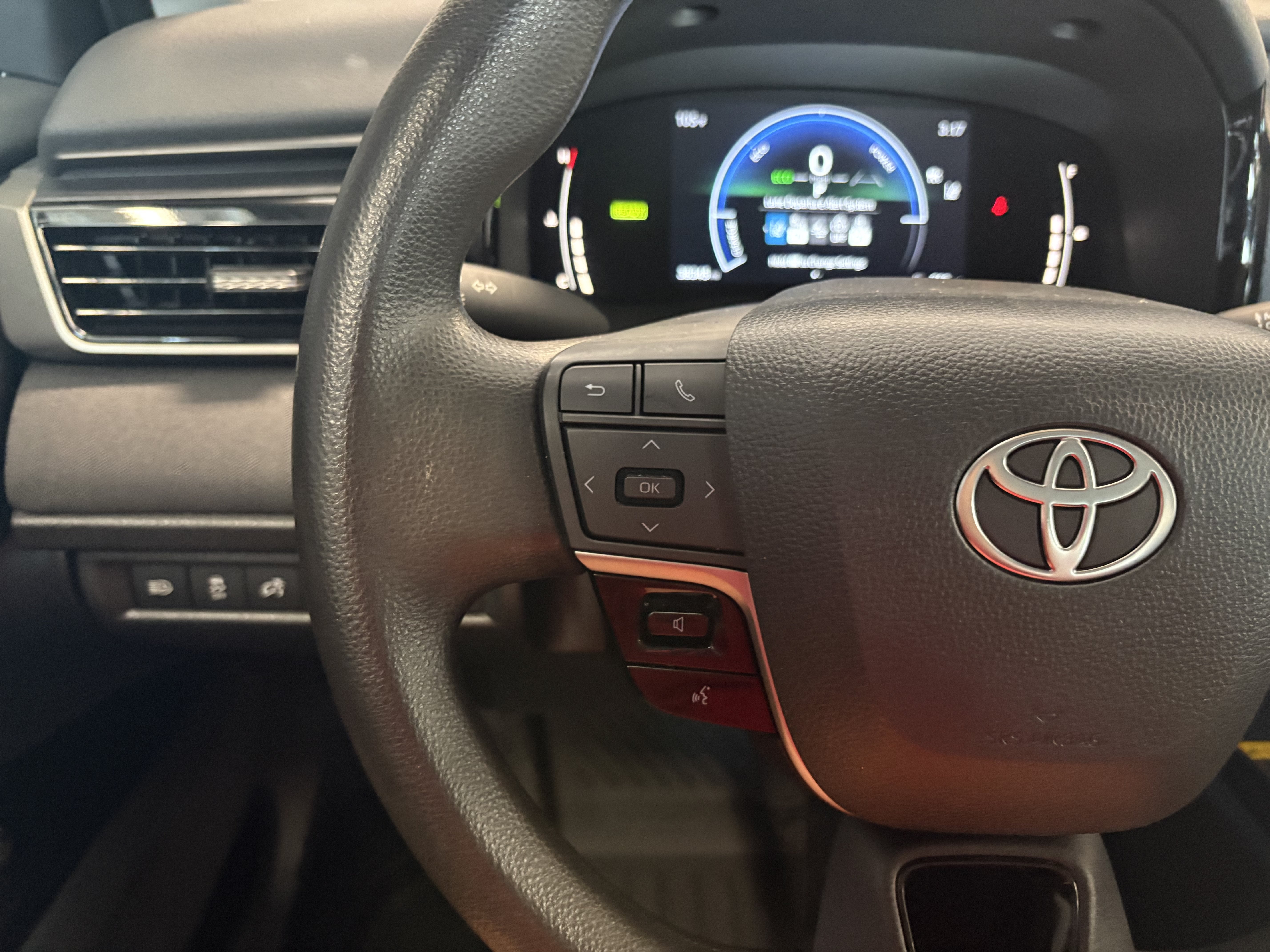 2025 Toyota Camry LE FWD