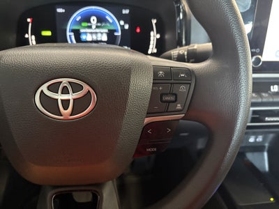 2025 Toyota Camry LE FWD