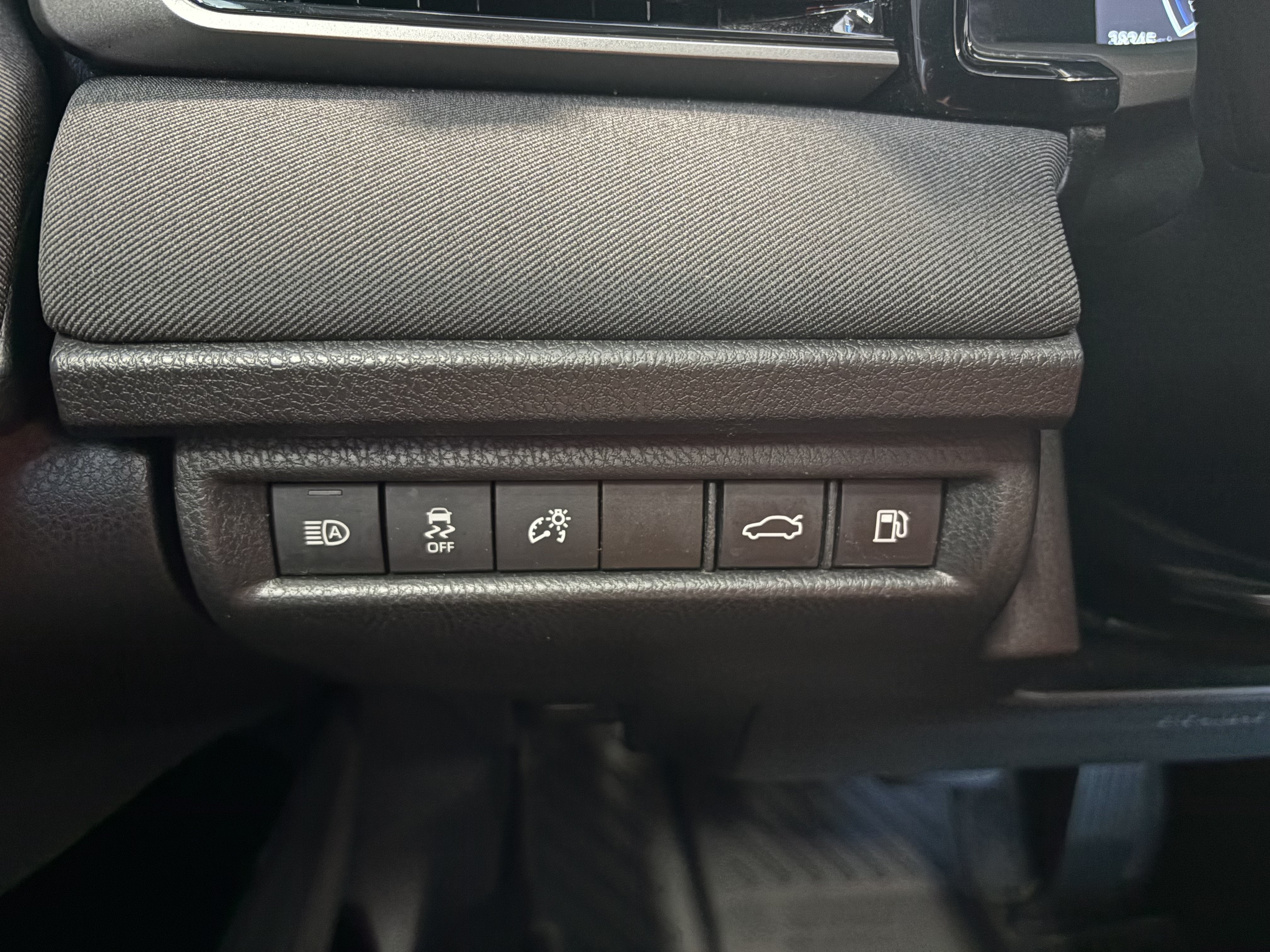 2025 Toyota Camry LE FWD