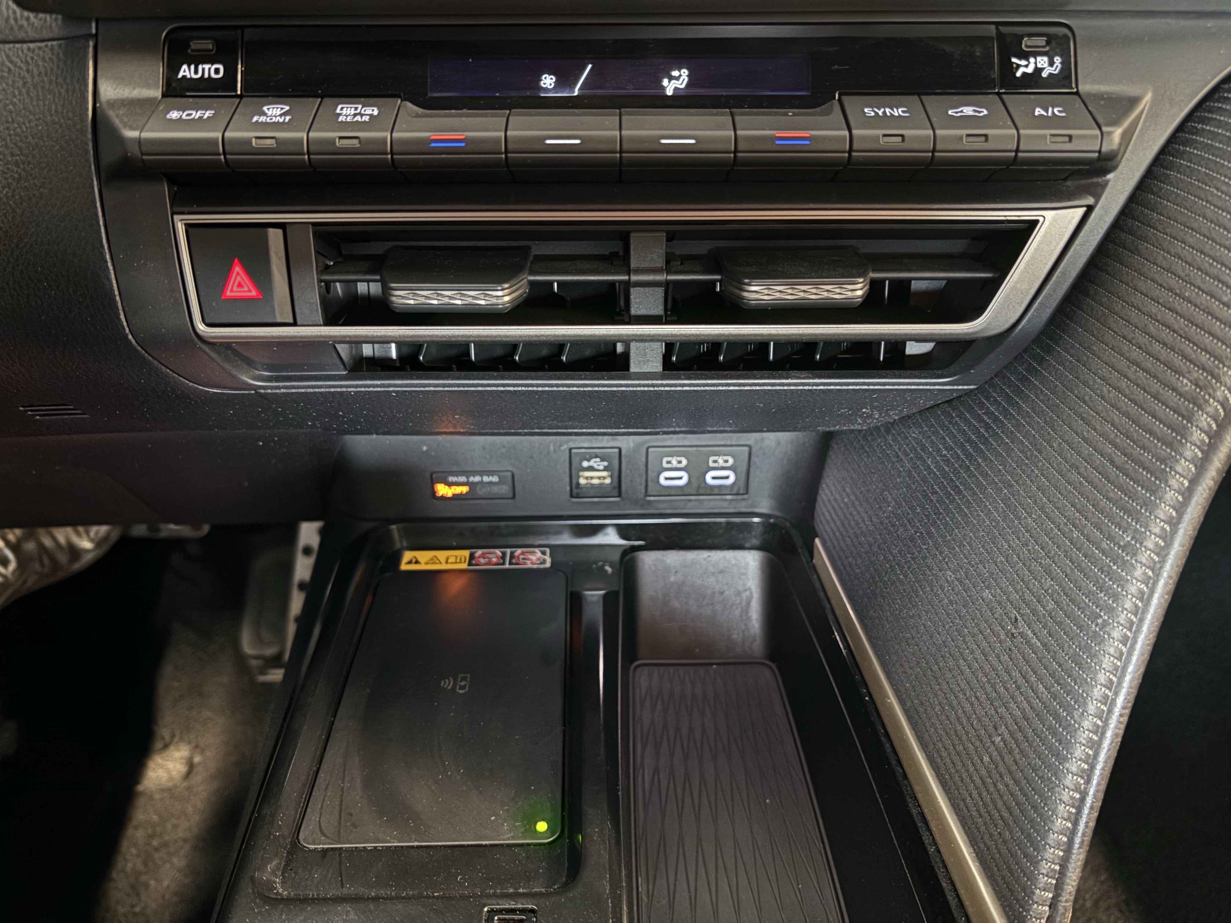 2025 Toyota Camry SE FWD