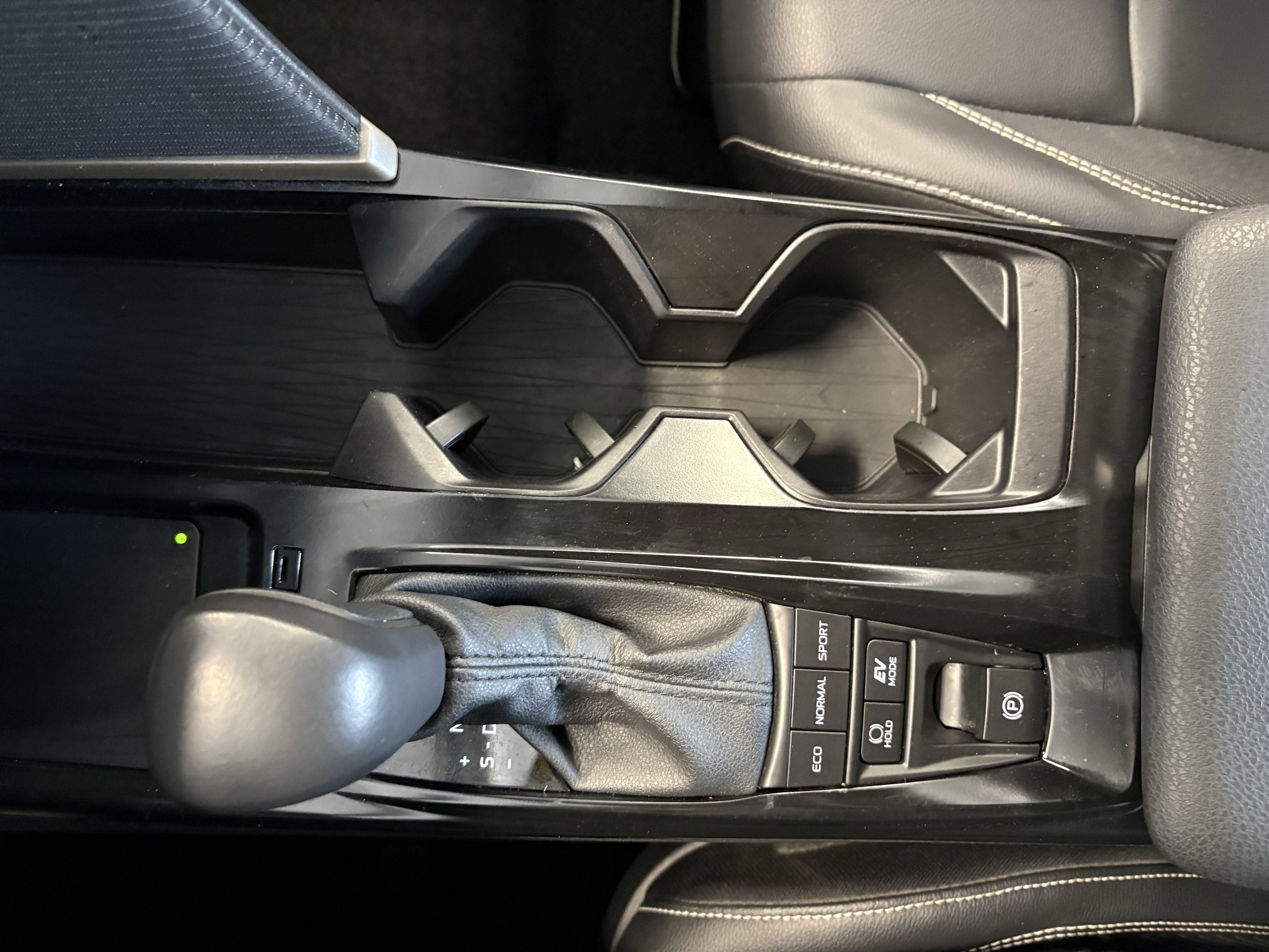 2025 Toyota Camry SE FWD