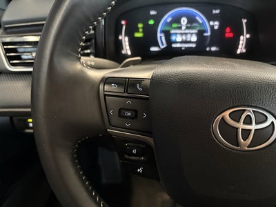 2025 Toyota Camry SE FWD
