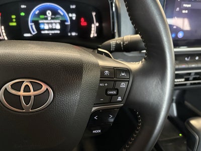 2025 Toyota Camry SE FWD