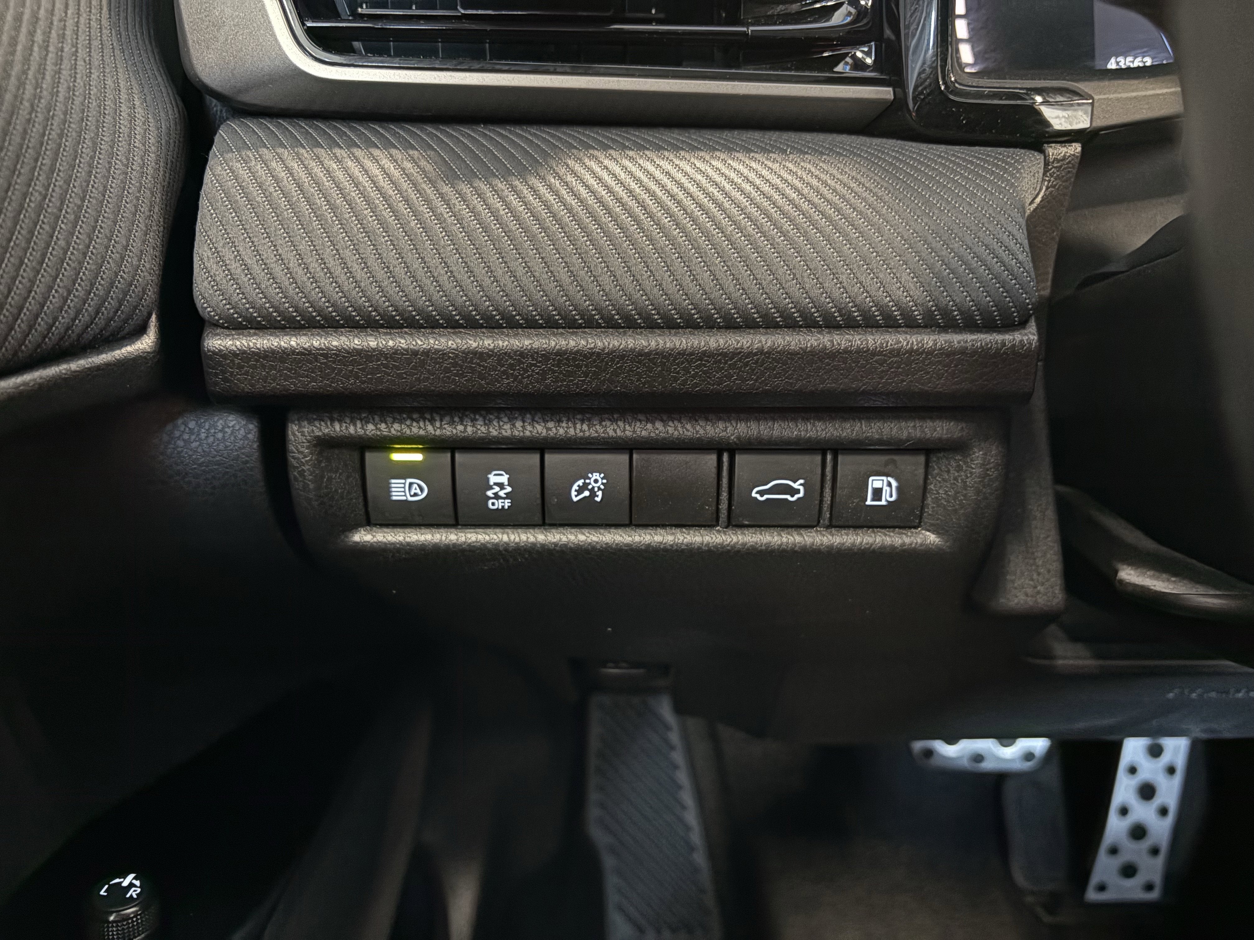 2025 Toyota Camry SE FWD