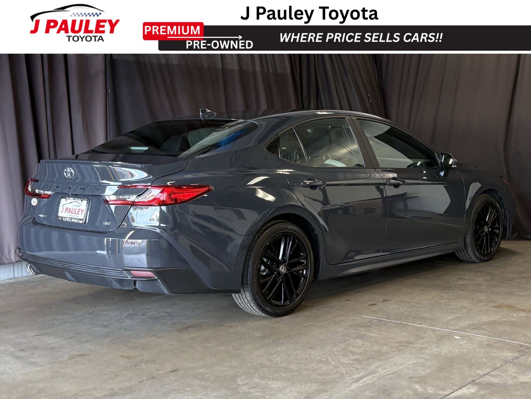 2025 Toyota Camry SE FWD