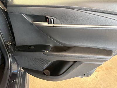 2025 Toyota Camry SE FWD