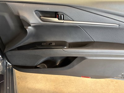 2025 Toyota Camry SE FWD