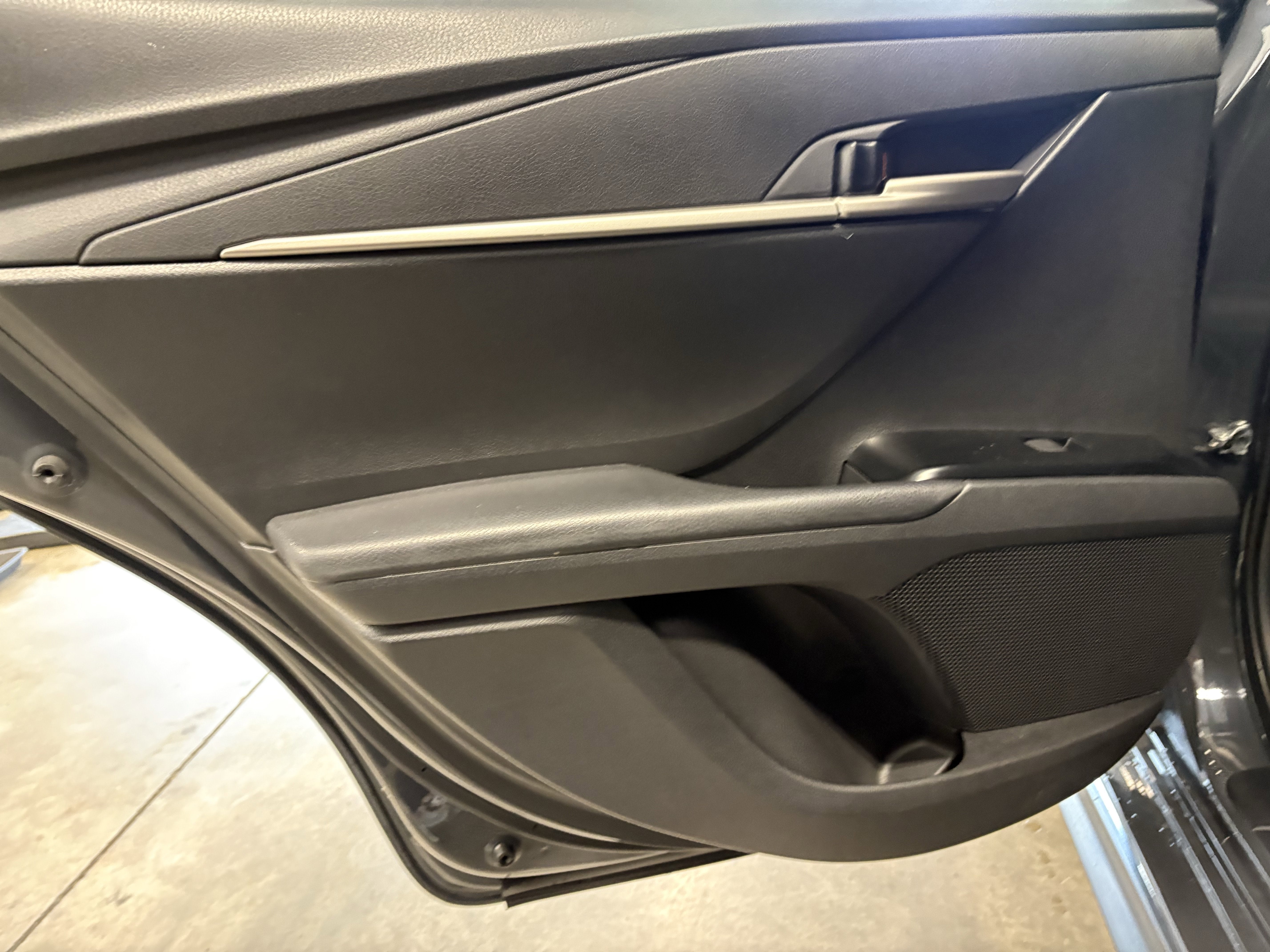 2025 Toyota Camry SE FWD