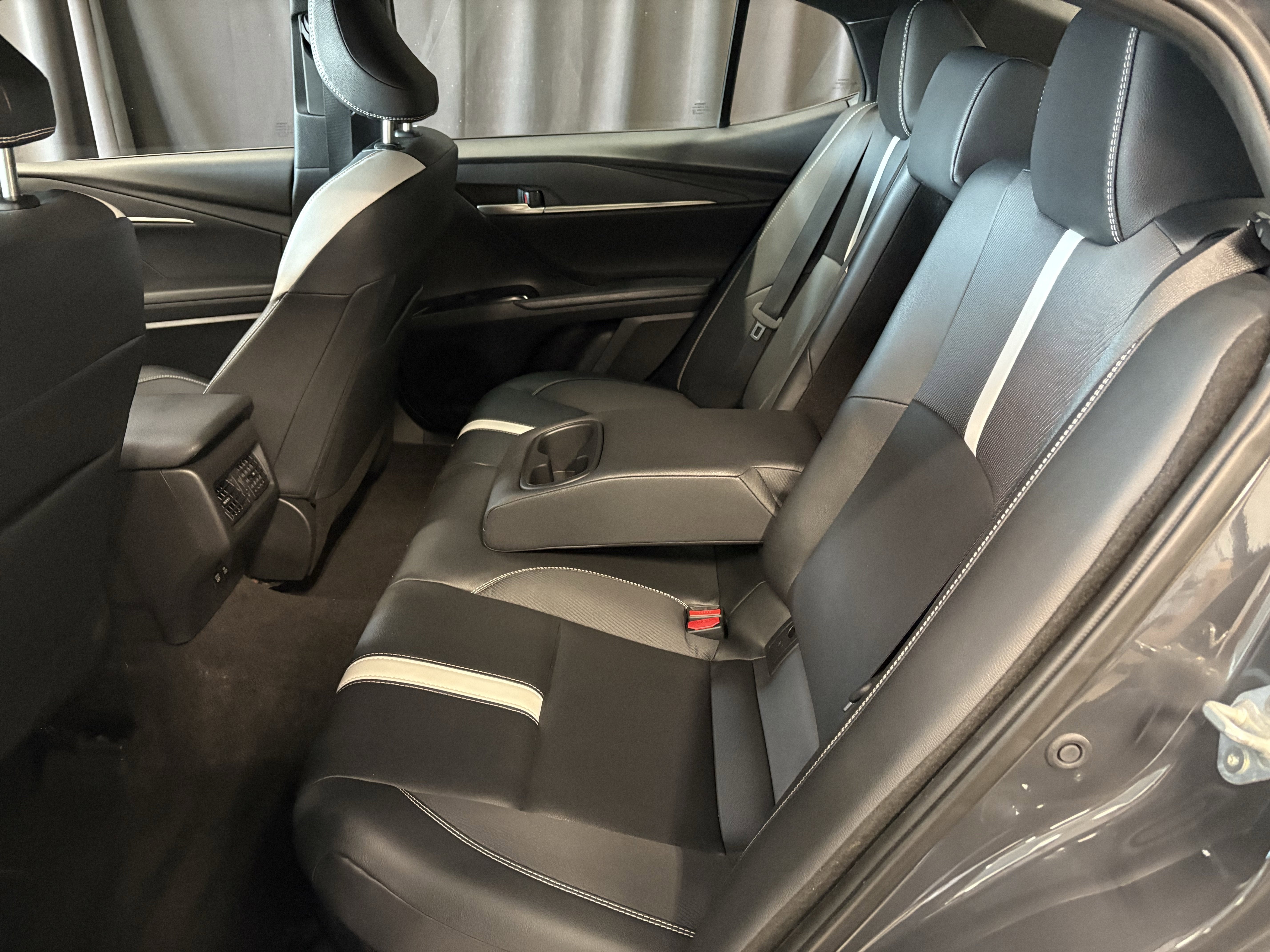 2025 Toyota Camry SE FWD