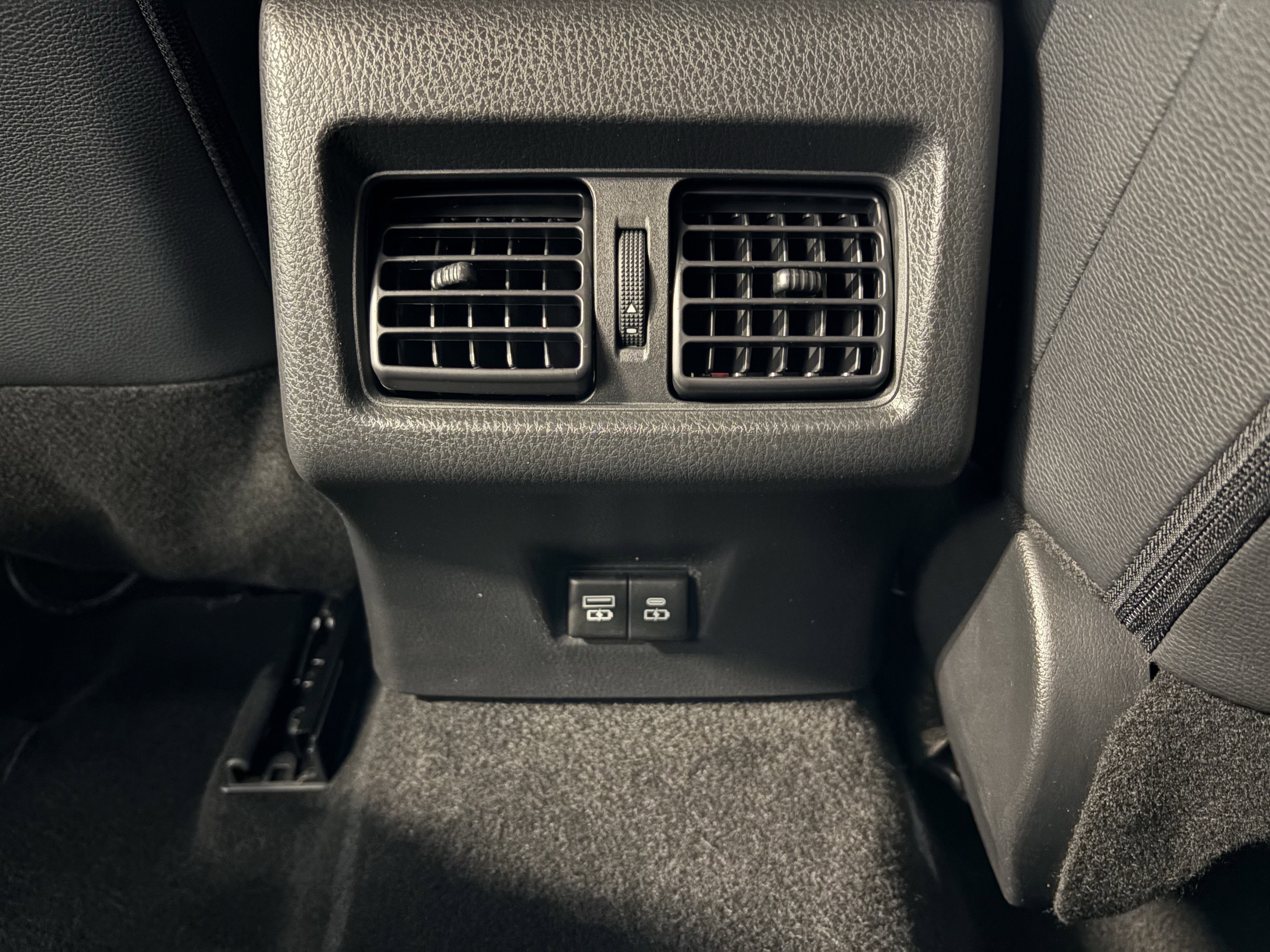 2025 Toyota Camry SE FWD