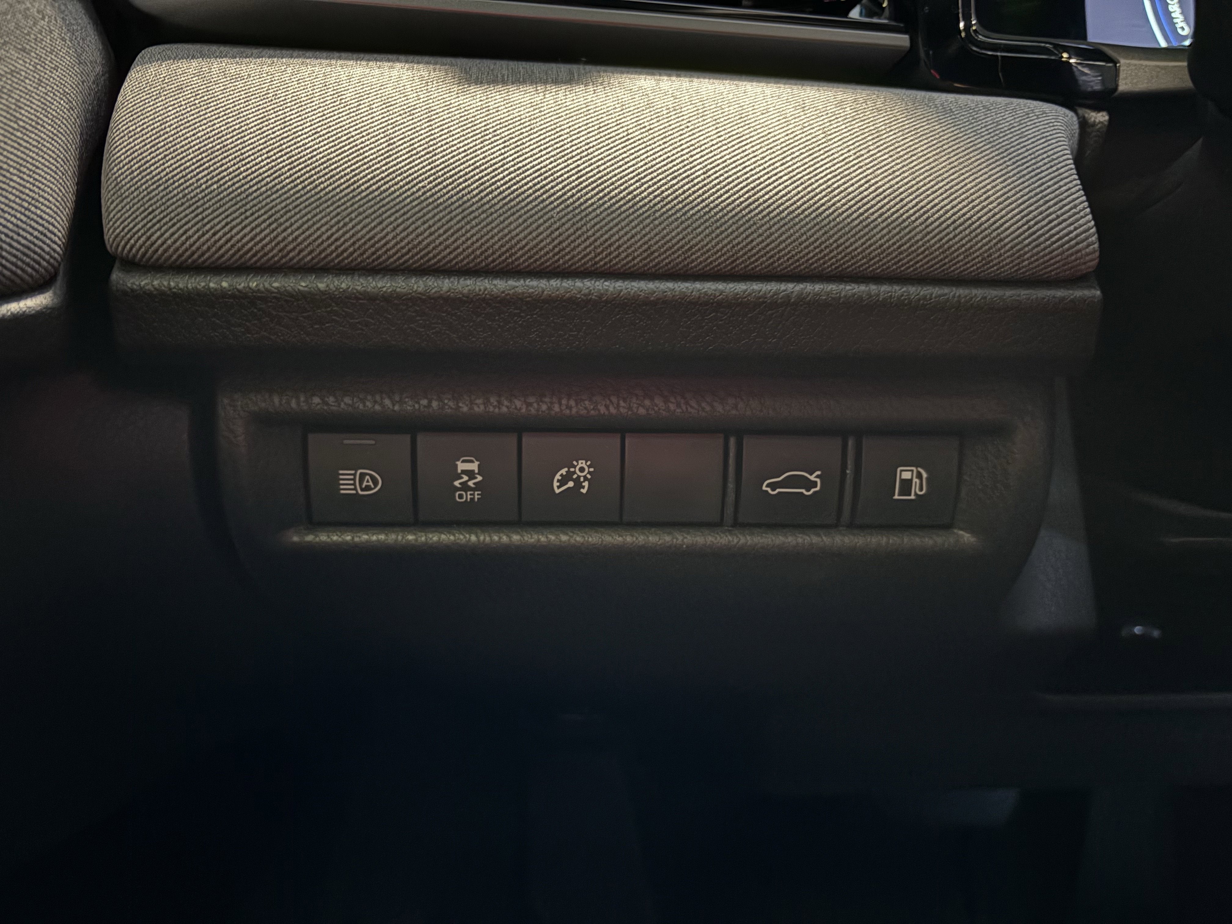 2025 Toyota Camry LE FWD