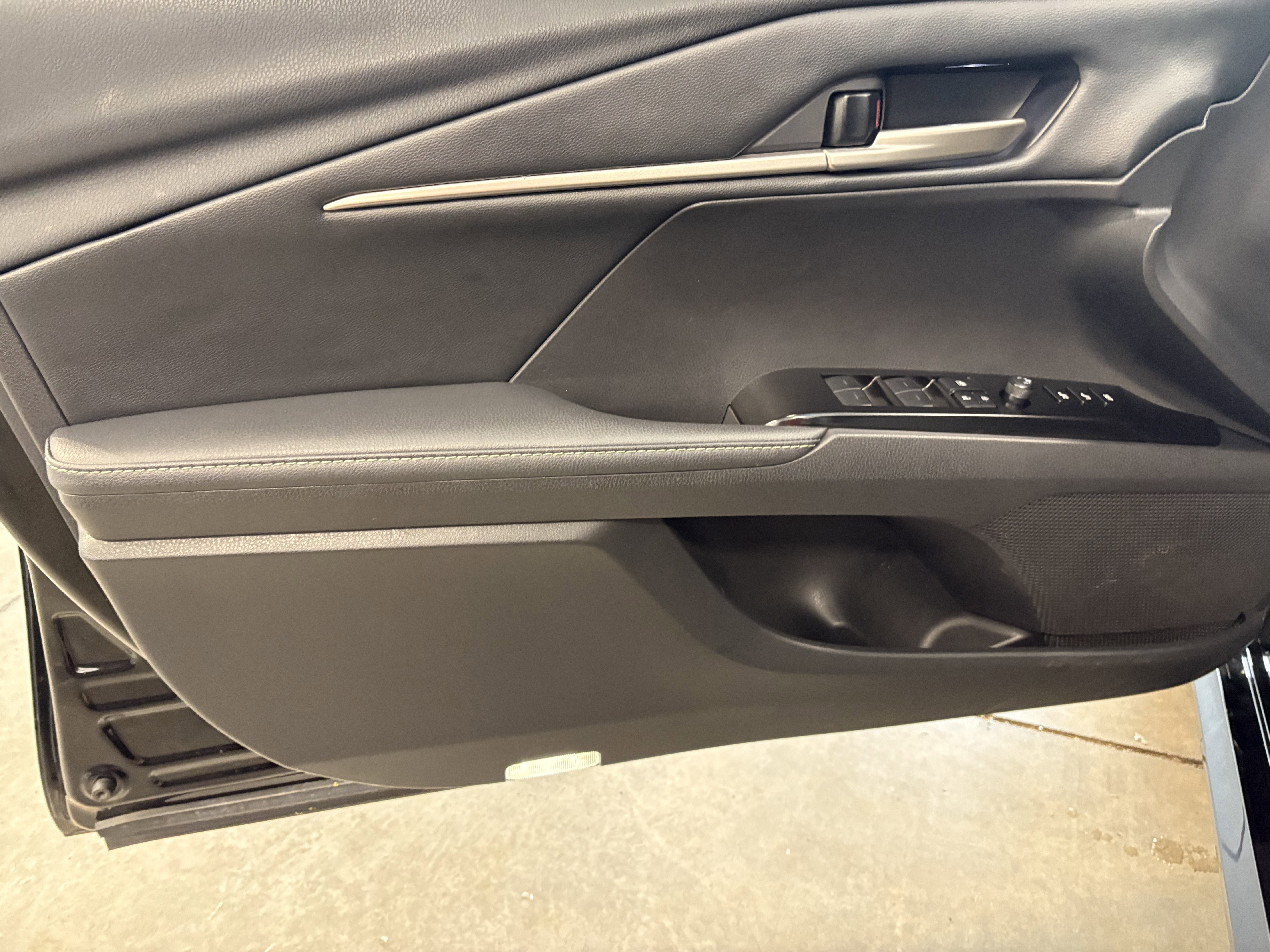 2025 Toyota Camry XLE FWD