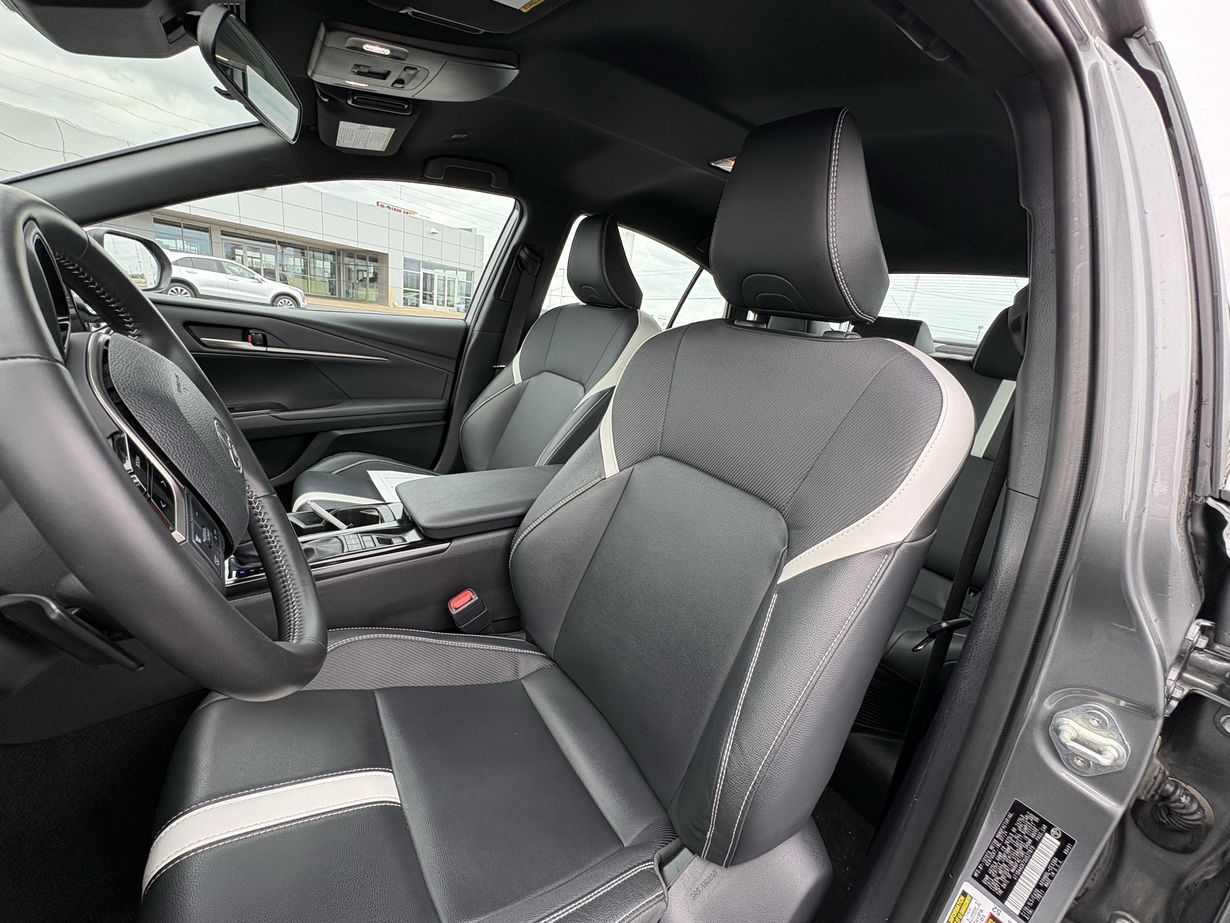 2025 Toyota Camry SE Hyb FWD