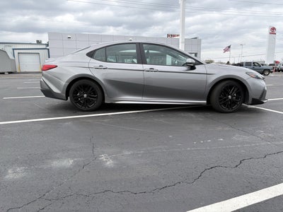 2025 Toyota Camry SE Hyb FWD