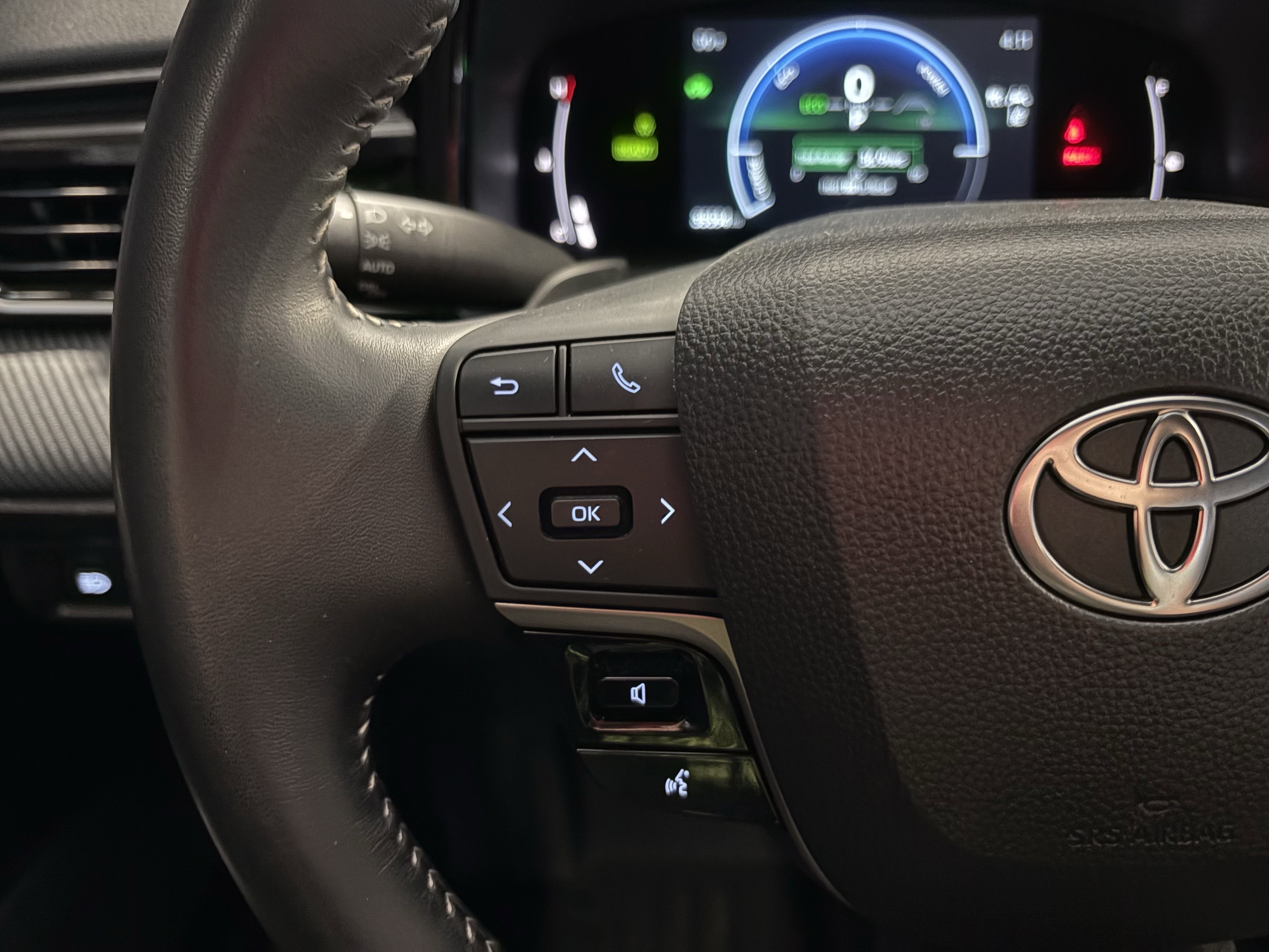 2025 Toyota Camry SE FWD