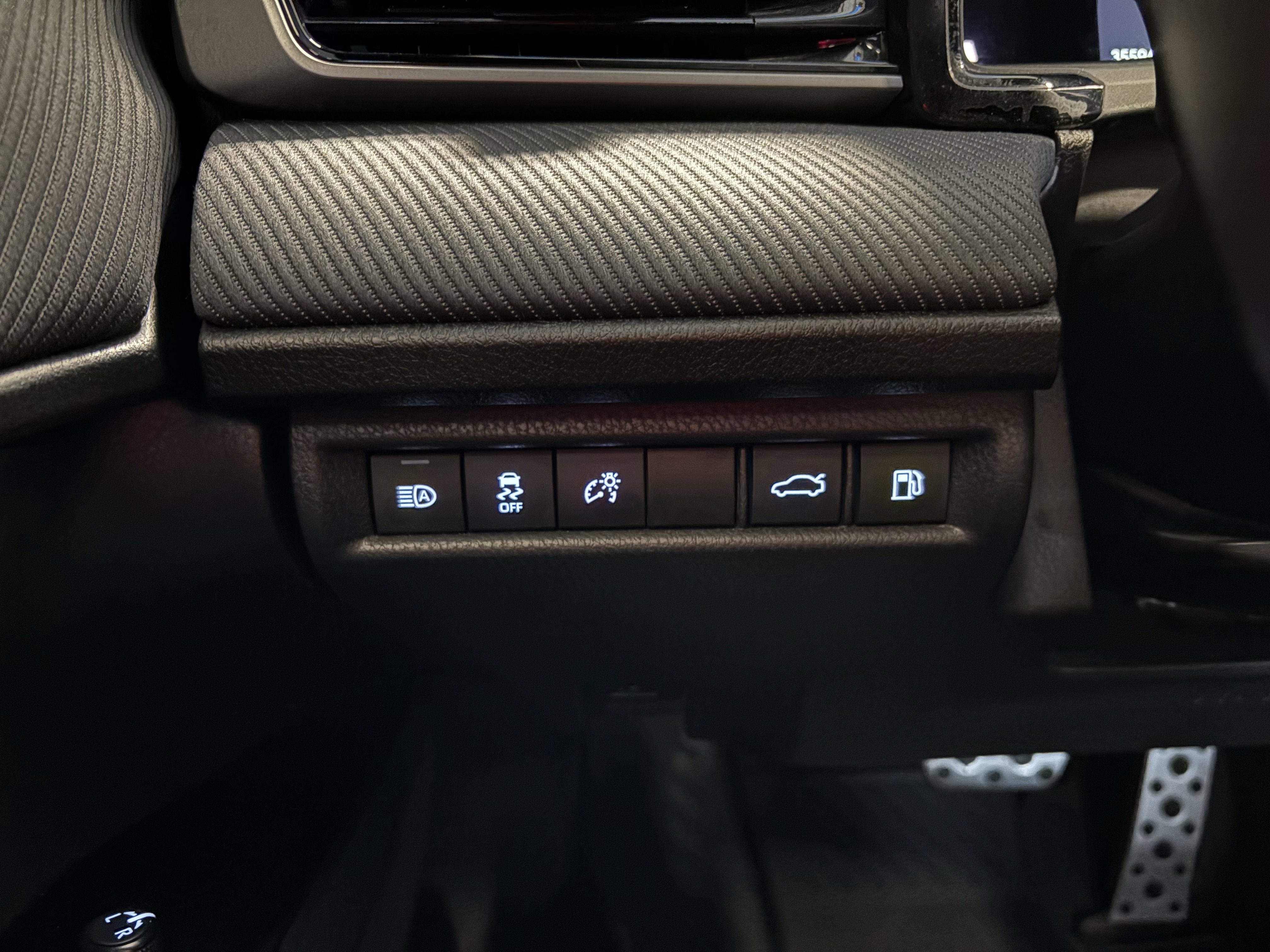 2025 Toyota Camry SE FWD