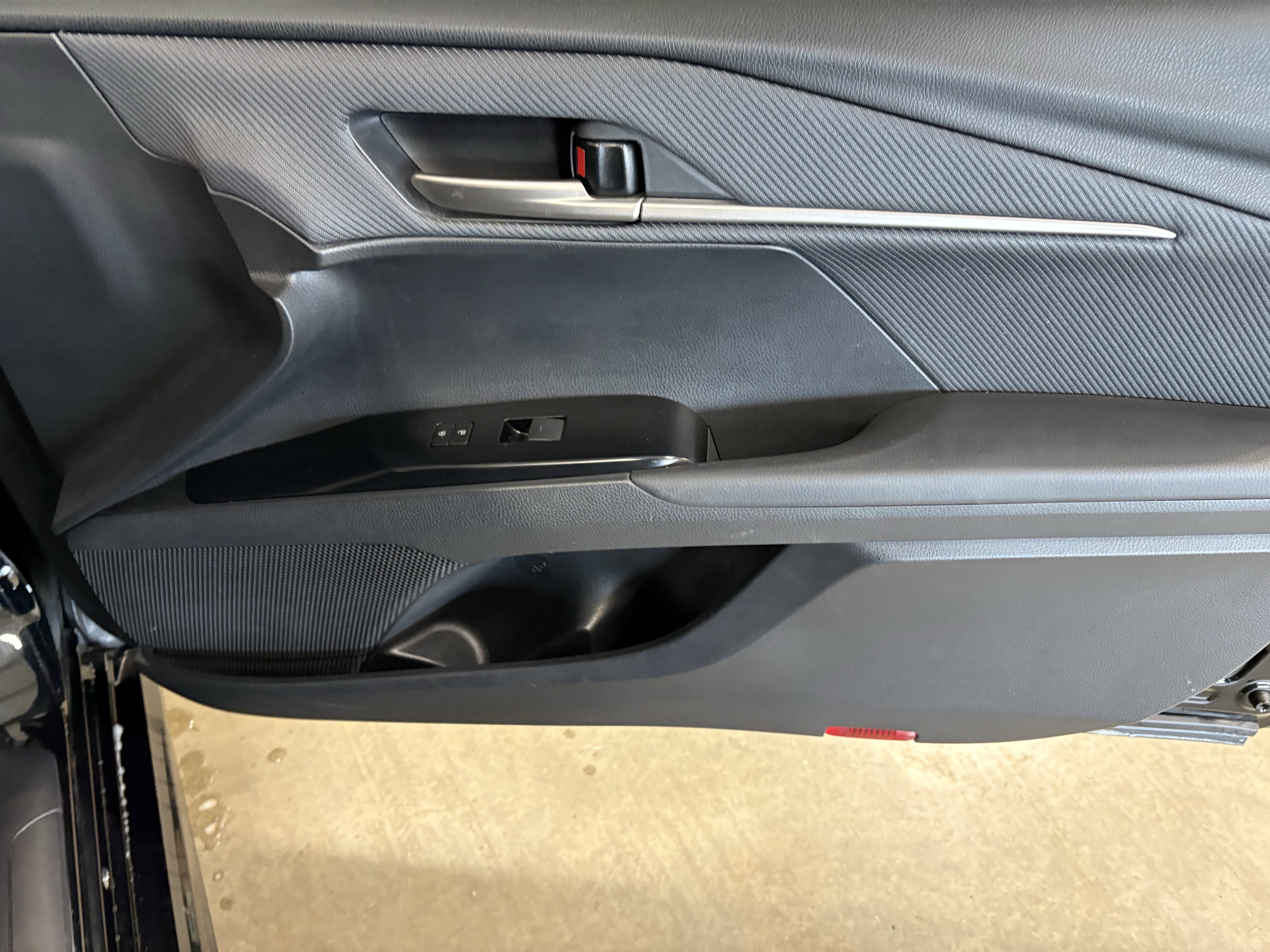 2025 Toyota Camry SE FWD