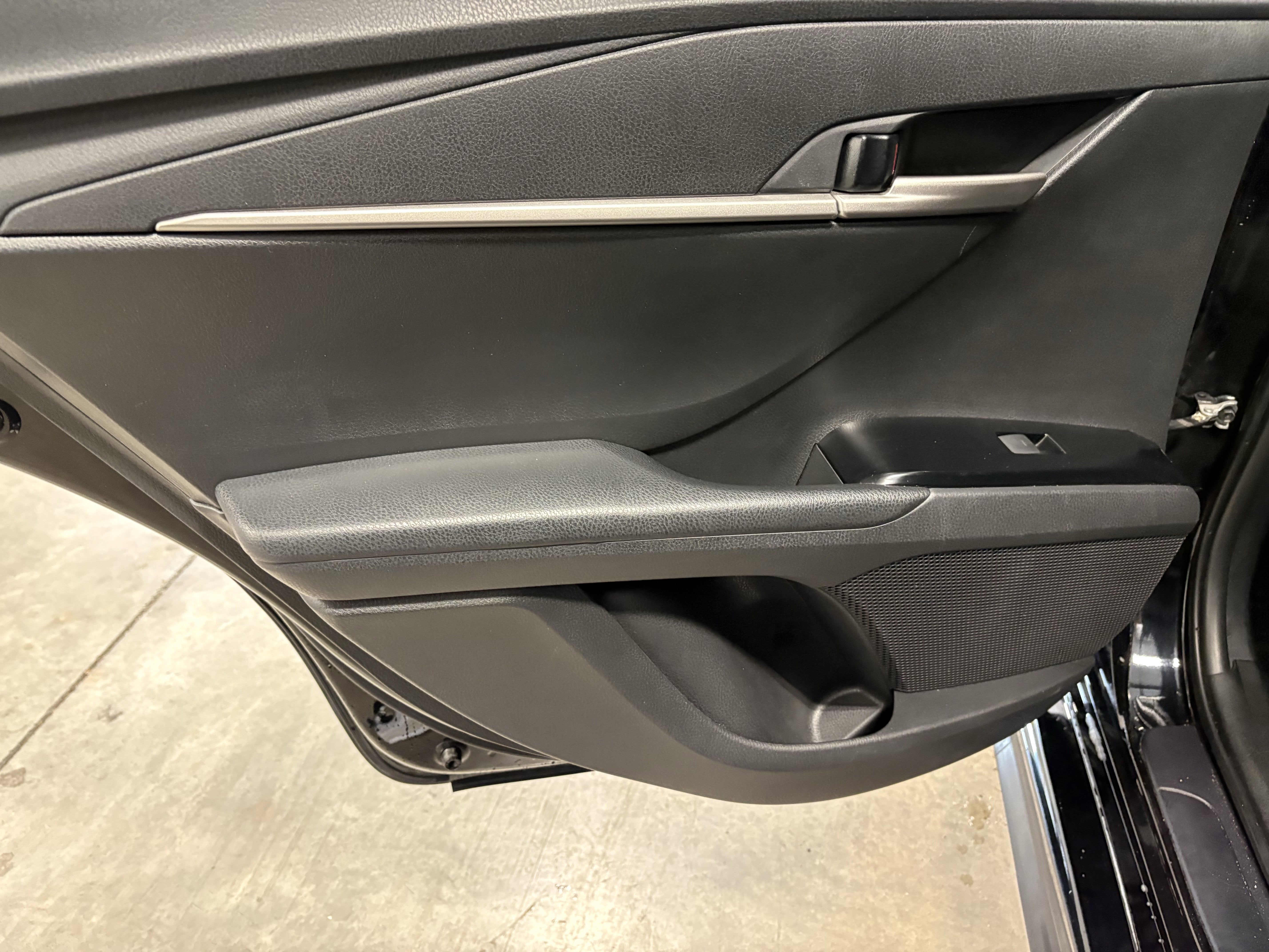 2025 Toyota Camry SE FWD