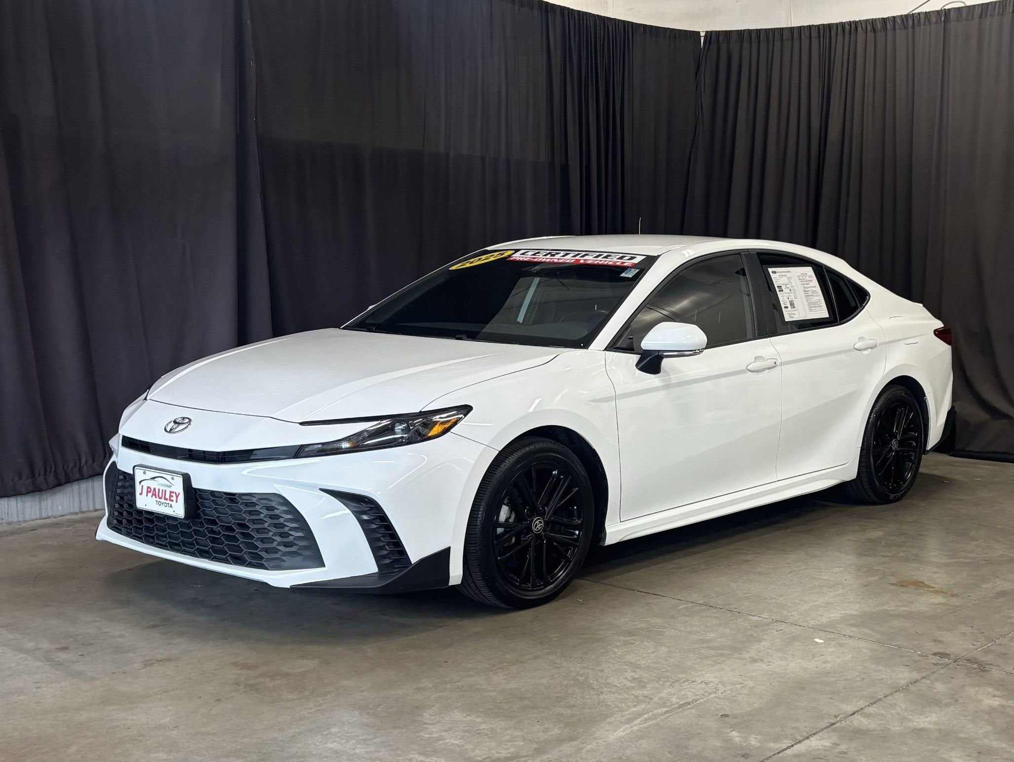 2025 Toyota Camry SE FWD