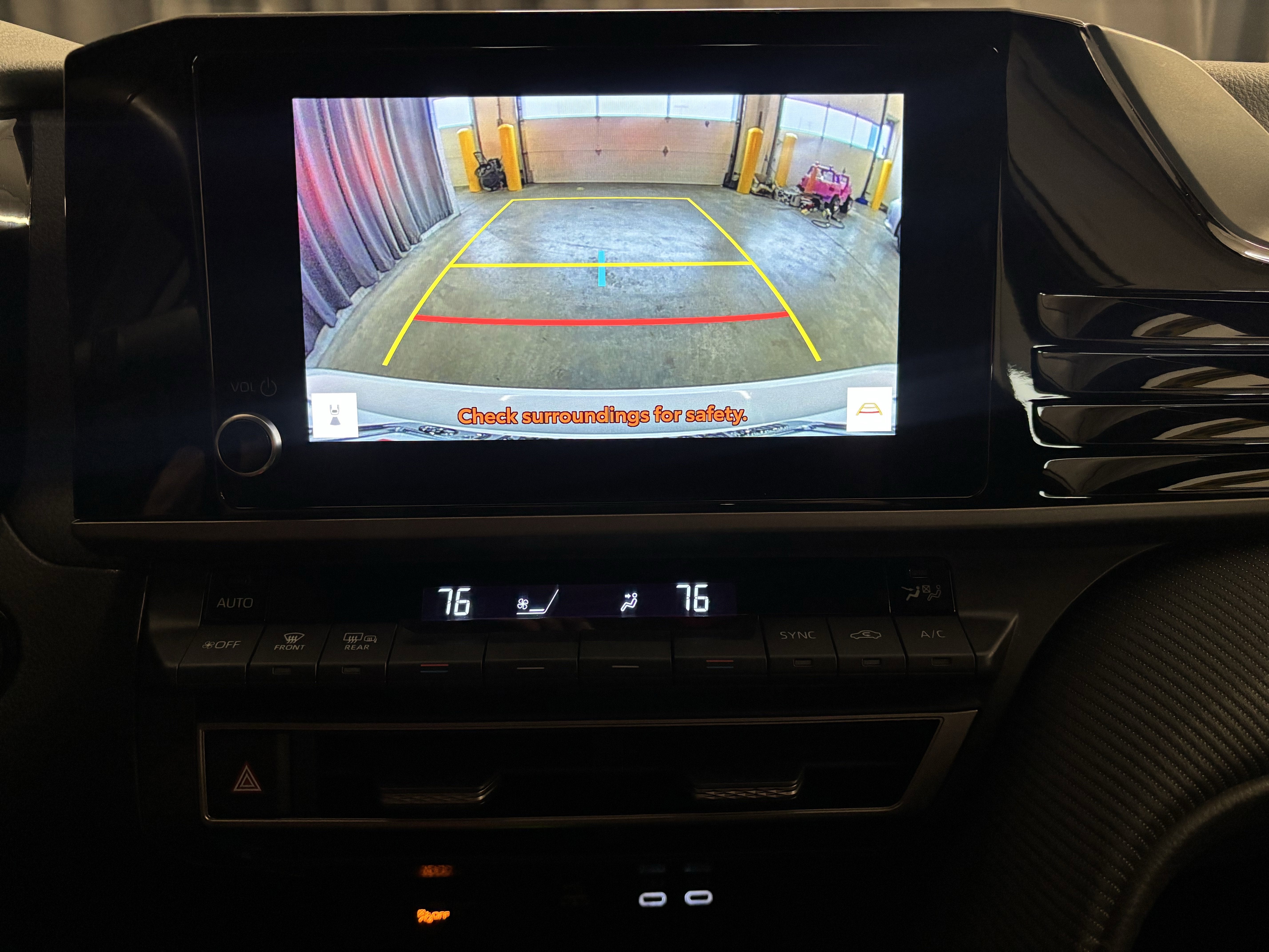 2025 Toyota Camry SE FWD