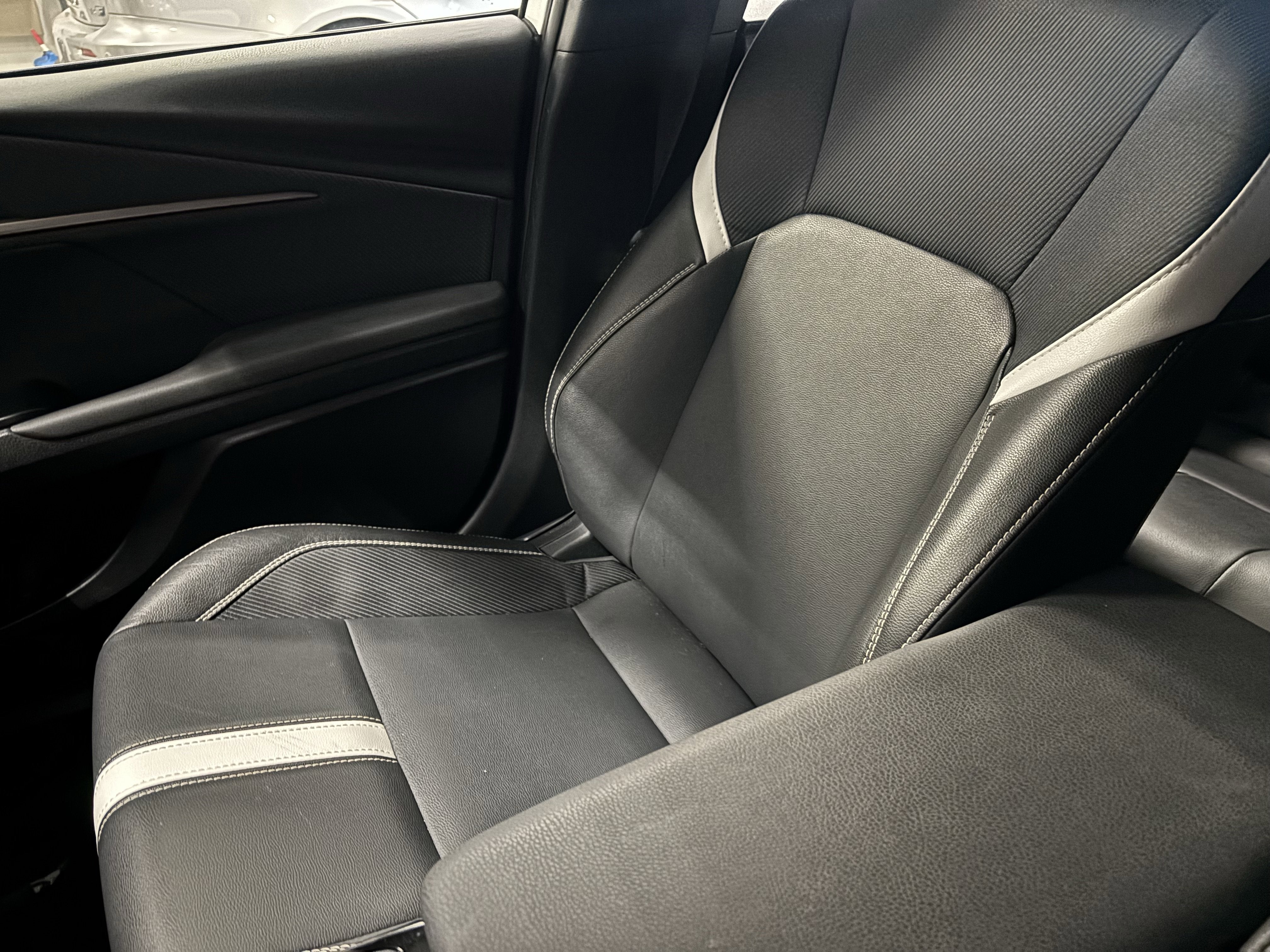 2025 Toyota Camry SE FWD