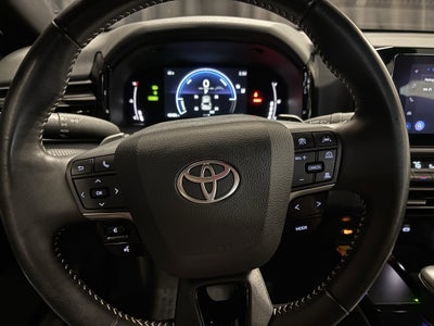 2025 Toyota Camry SE FWD